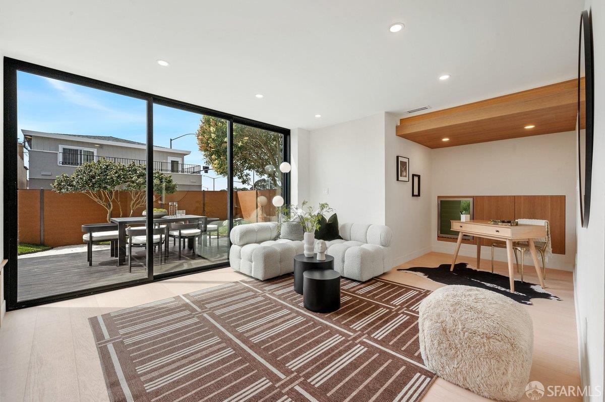 1101 Sloat Boulevard