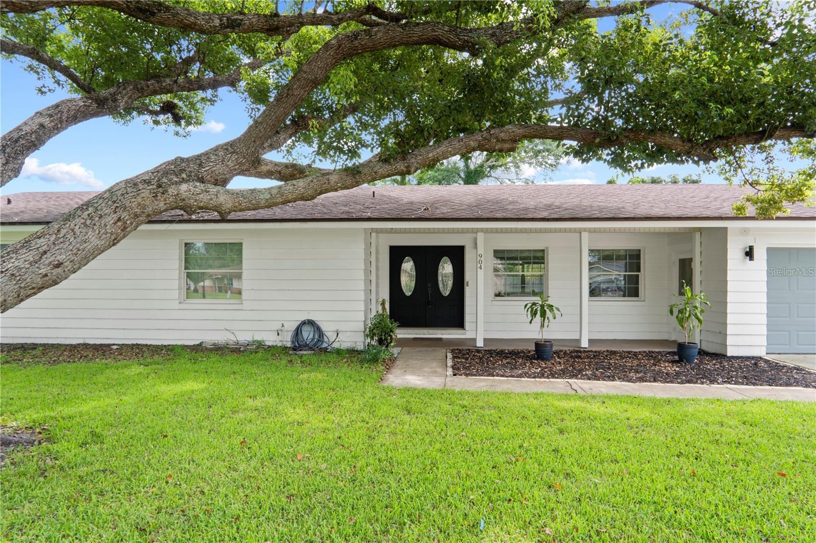 904 CARVELL DR