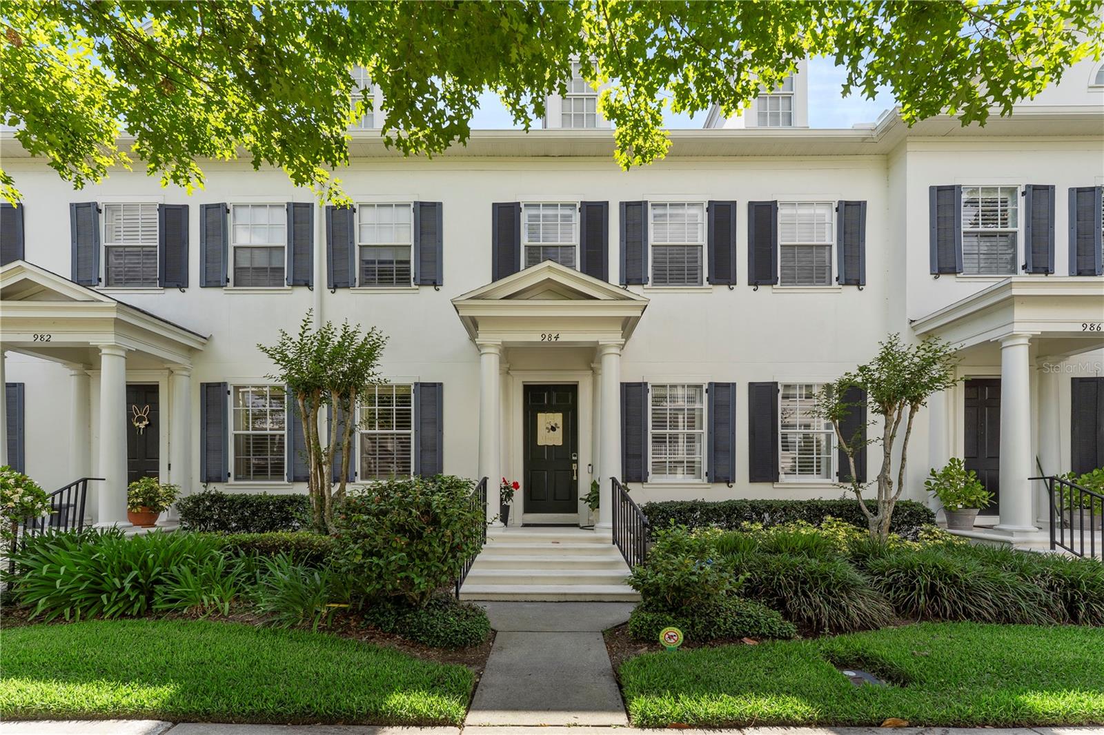 984 FERN AVE