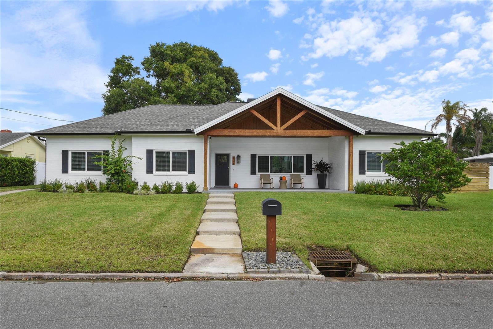 236 RIPPLING LN