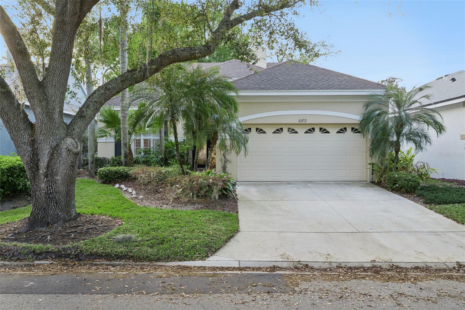 882 LAKEWORTH CIR