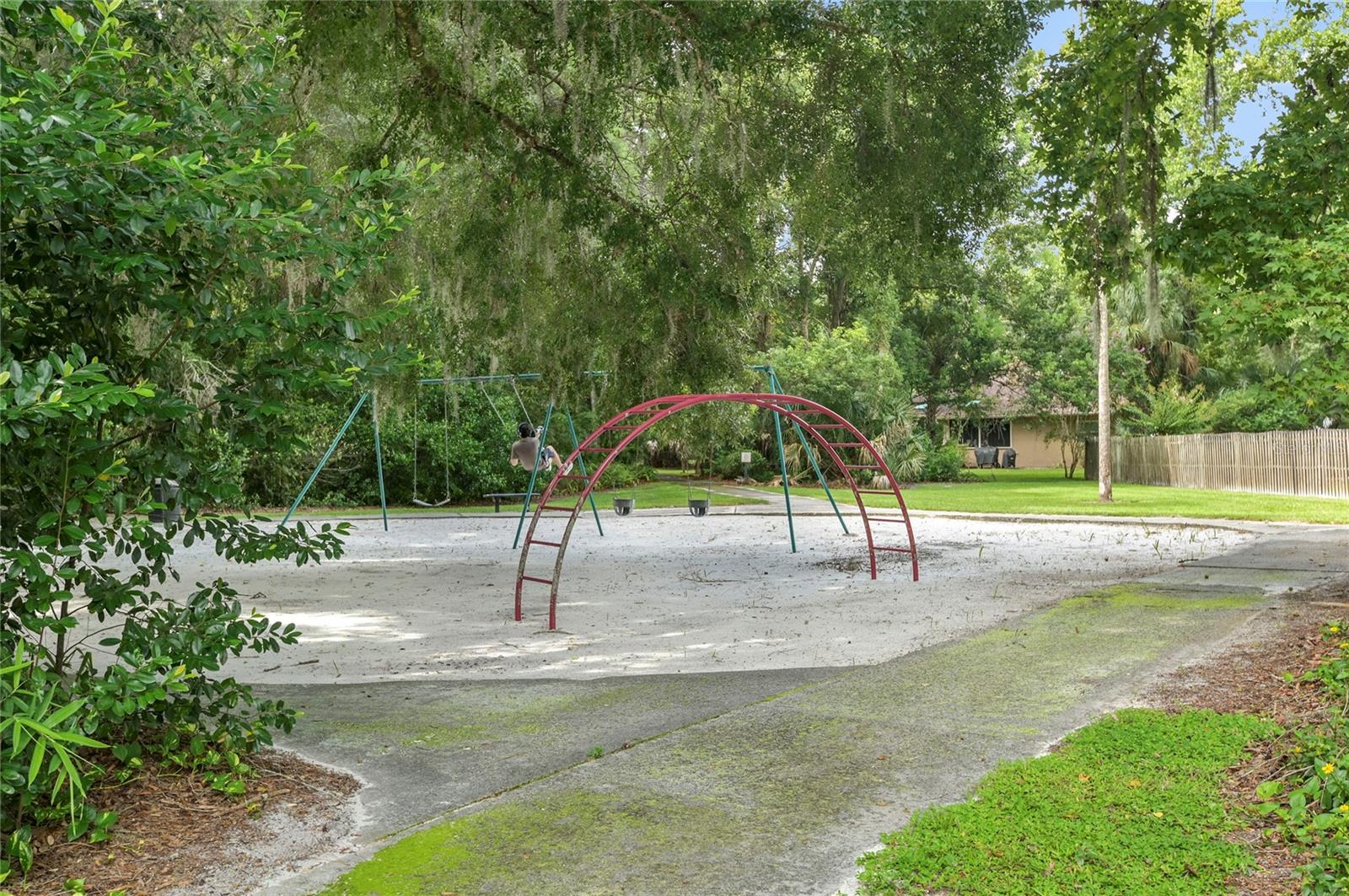 872 FALKIRK DR