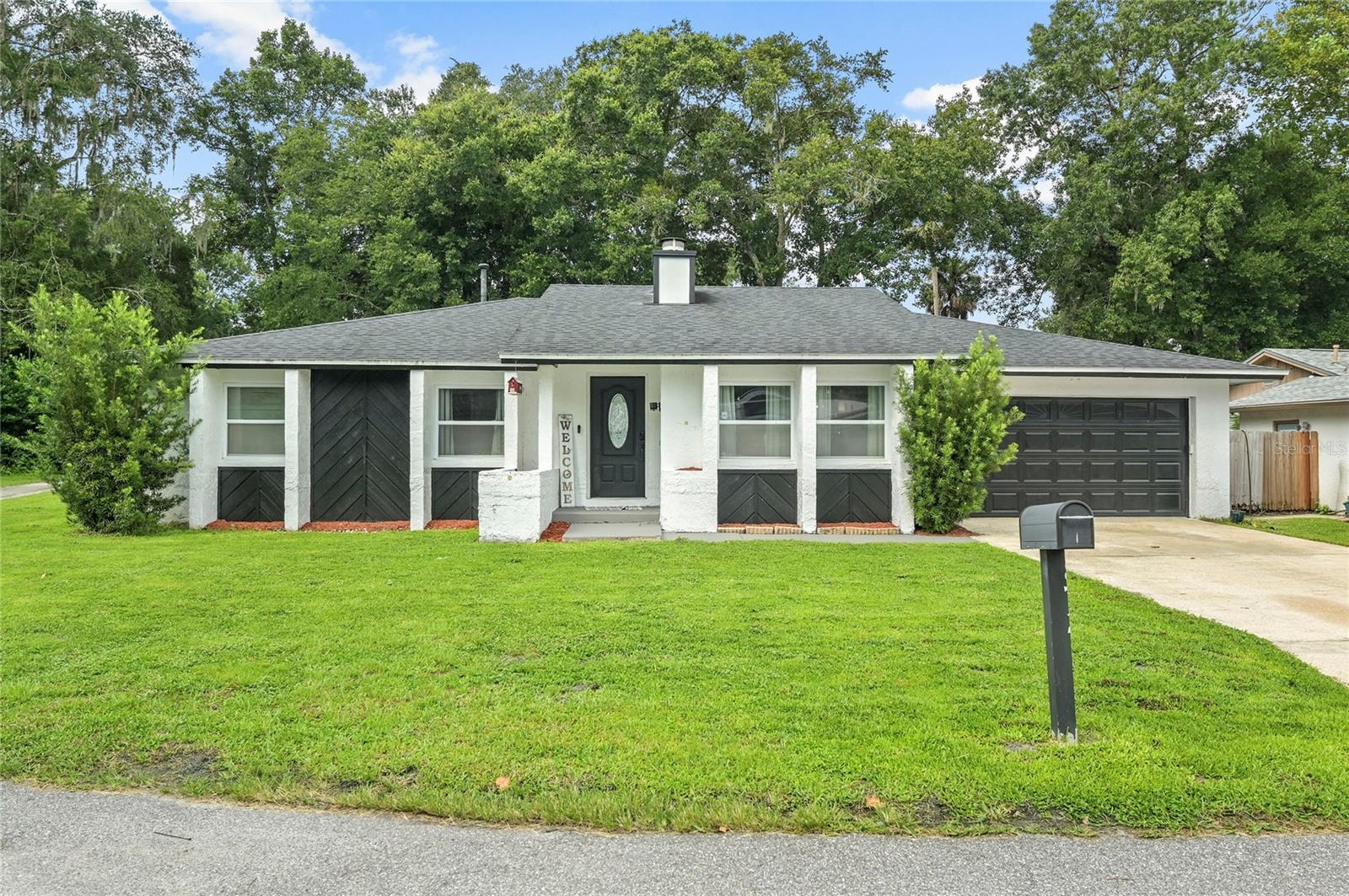 872 FALKIRK DR
