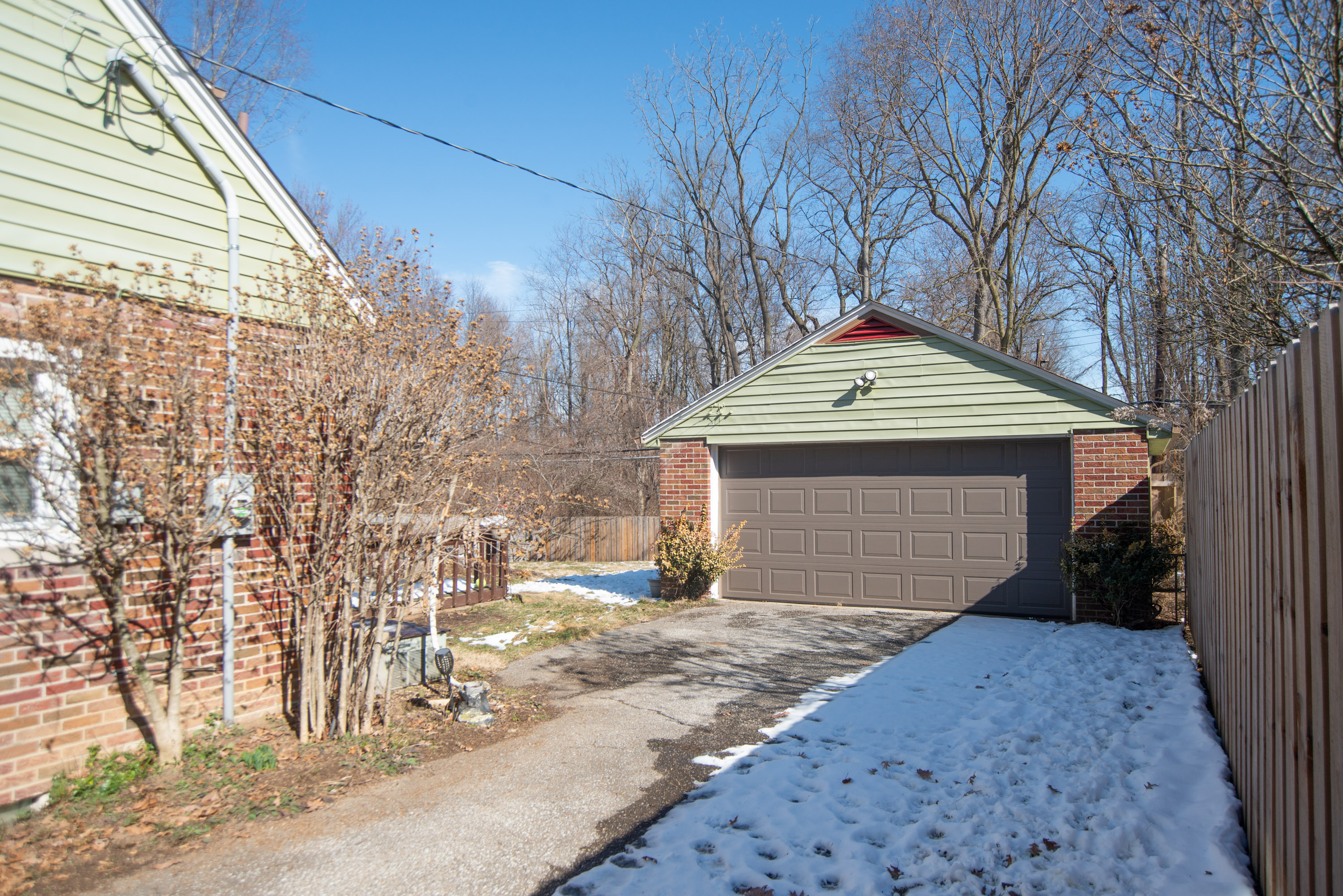 2905 N Warman Avenue