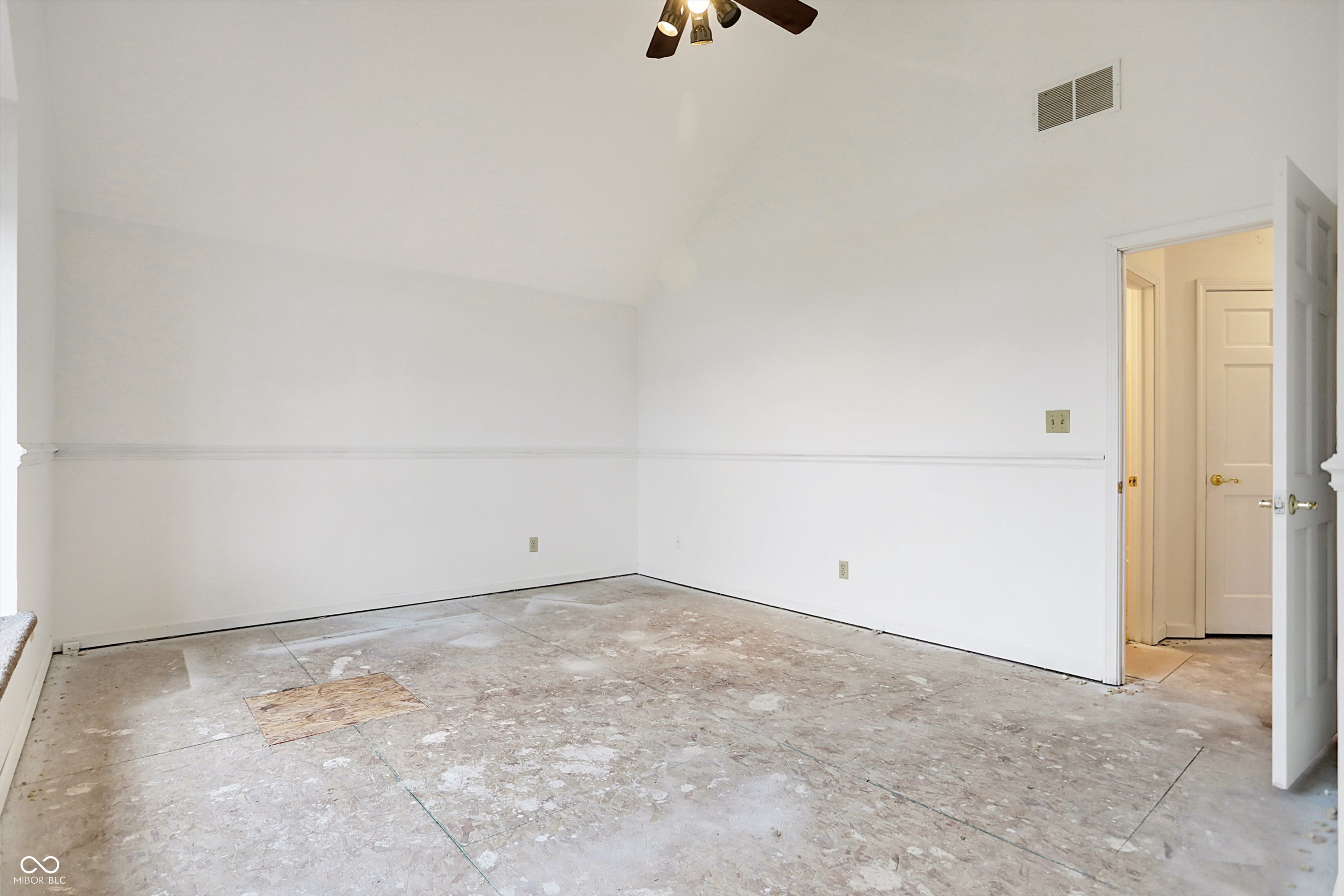 3733 N County Road 900 E
