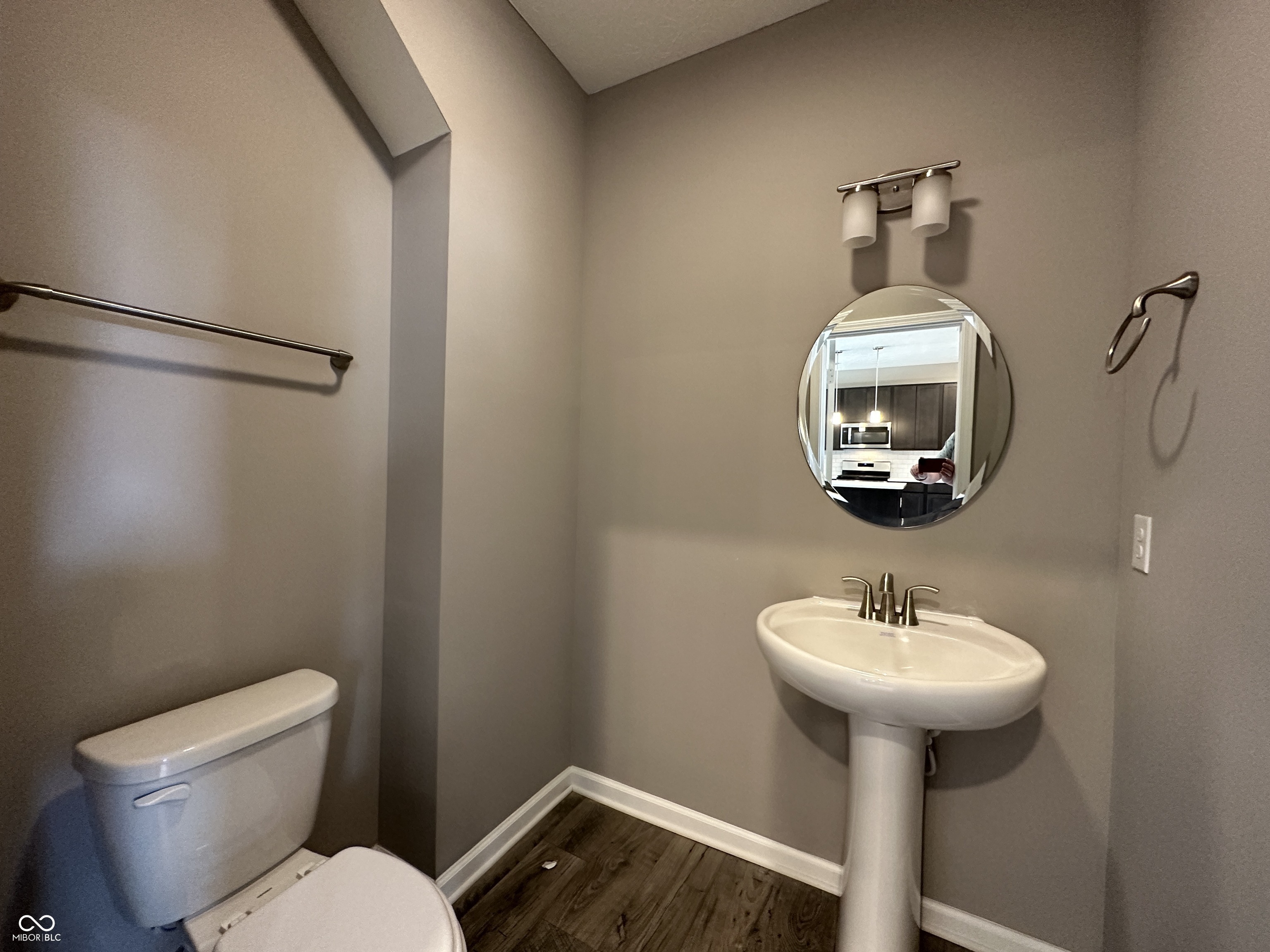 2838 Maricopa Boulevard