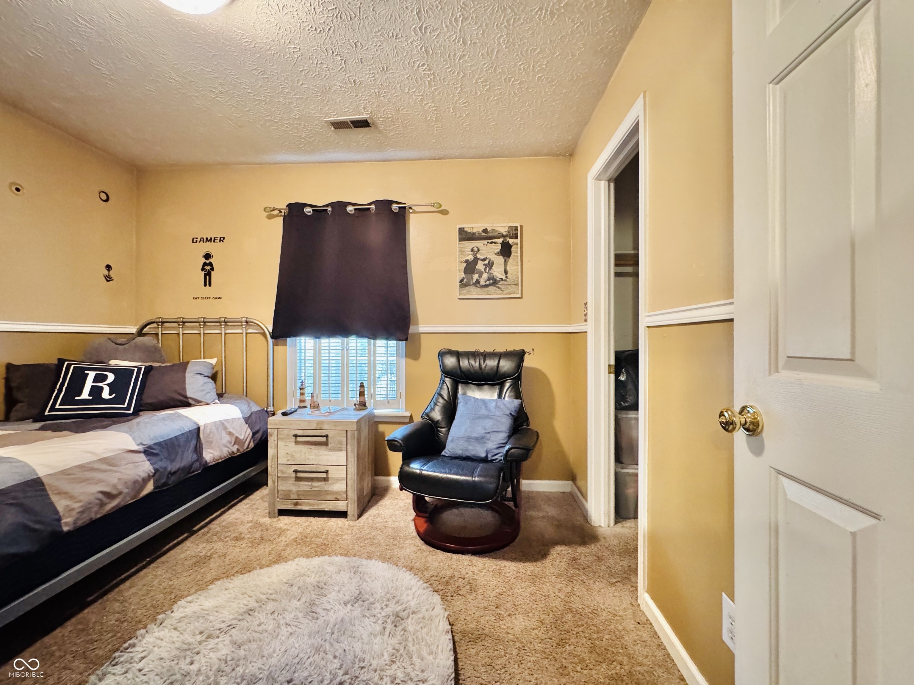 831 Queensgate Drive