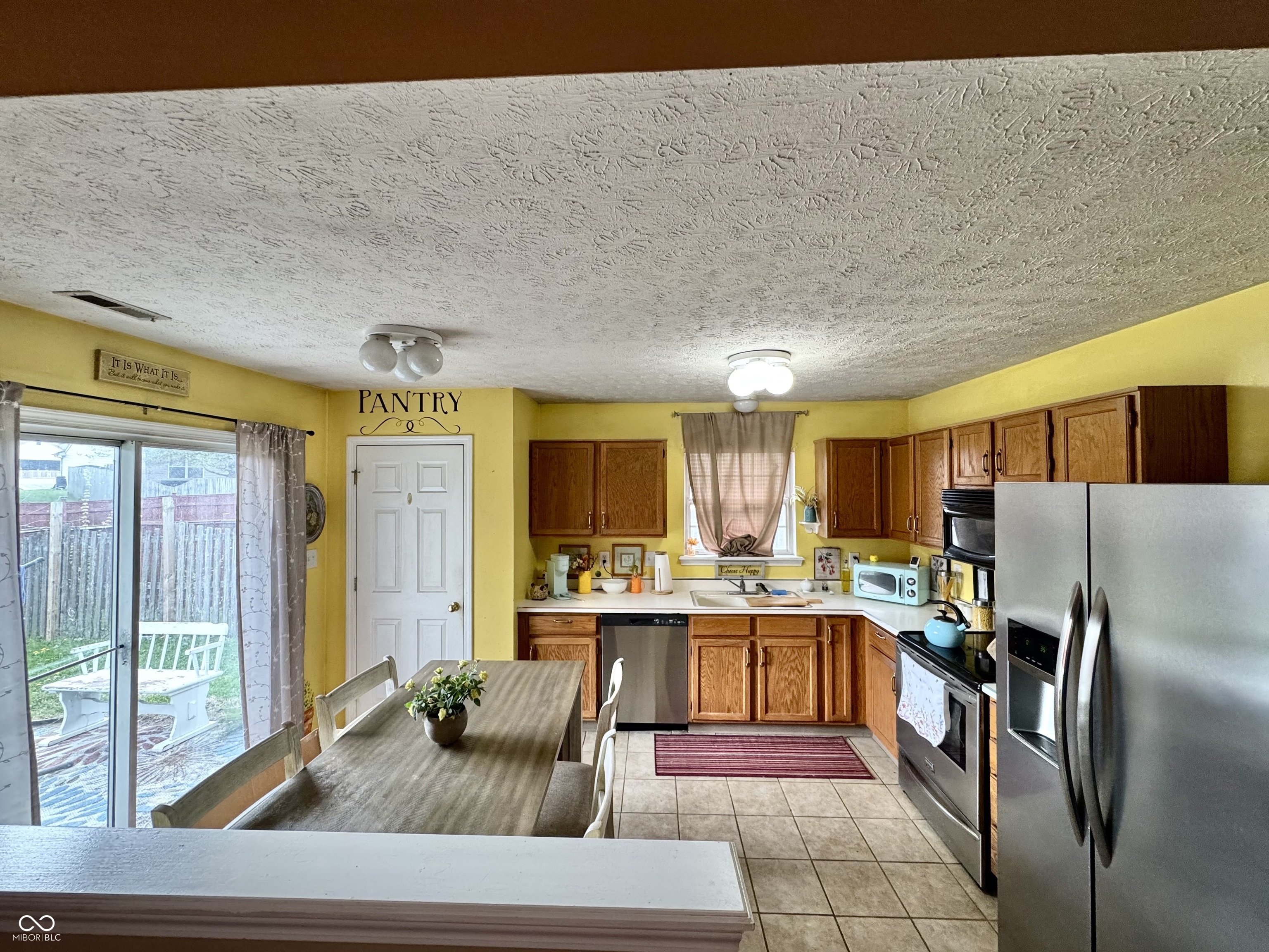 831 Queensgate Drive