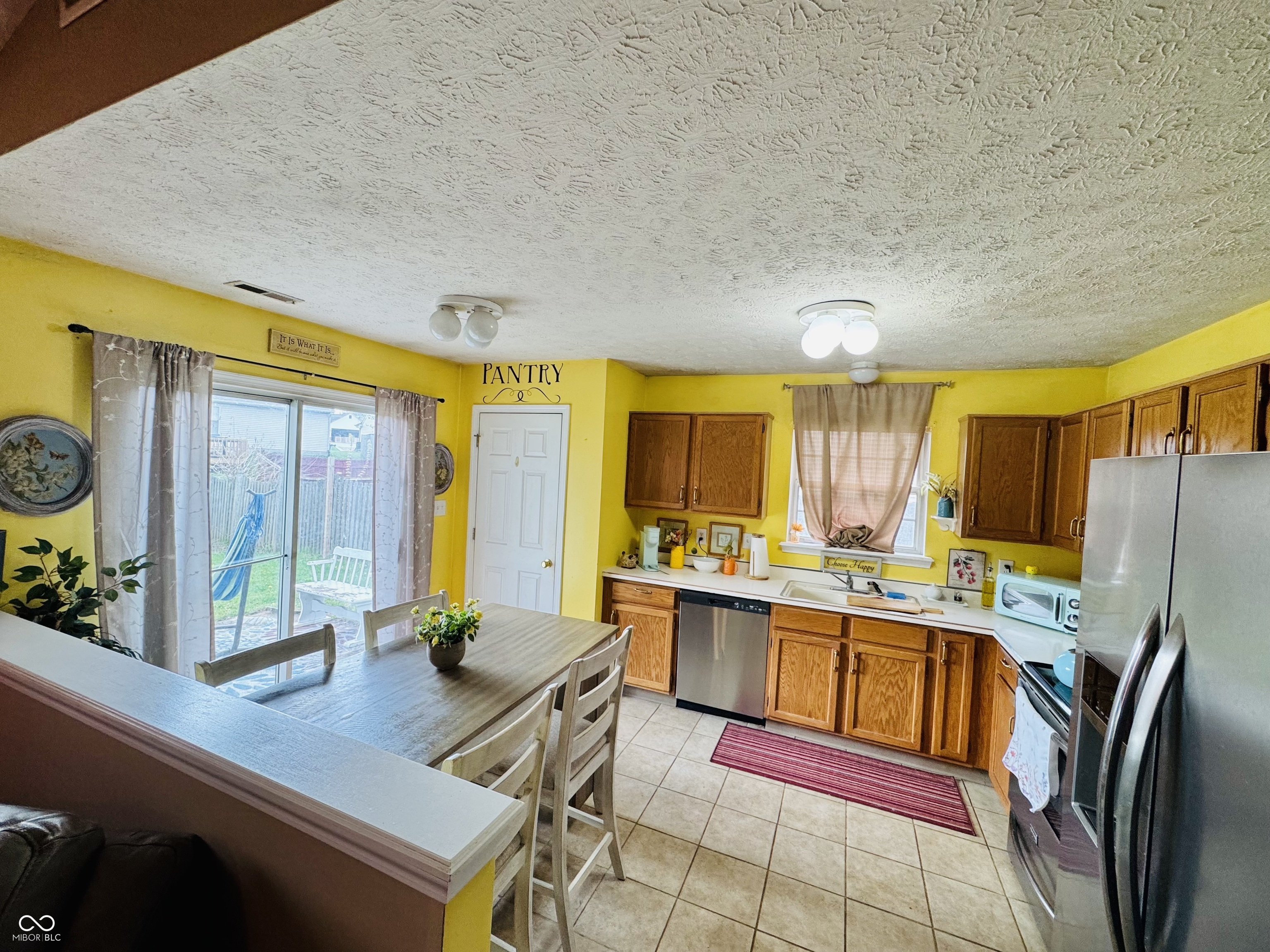 831 Queensgate Drive