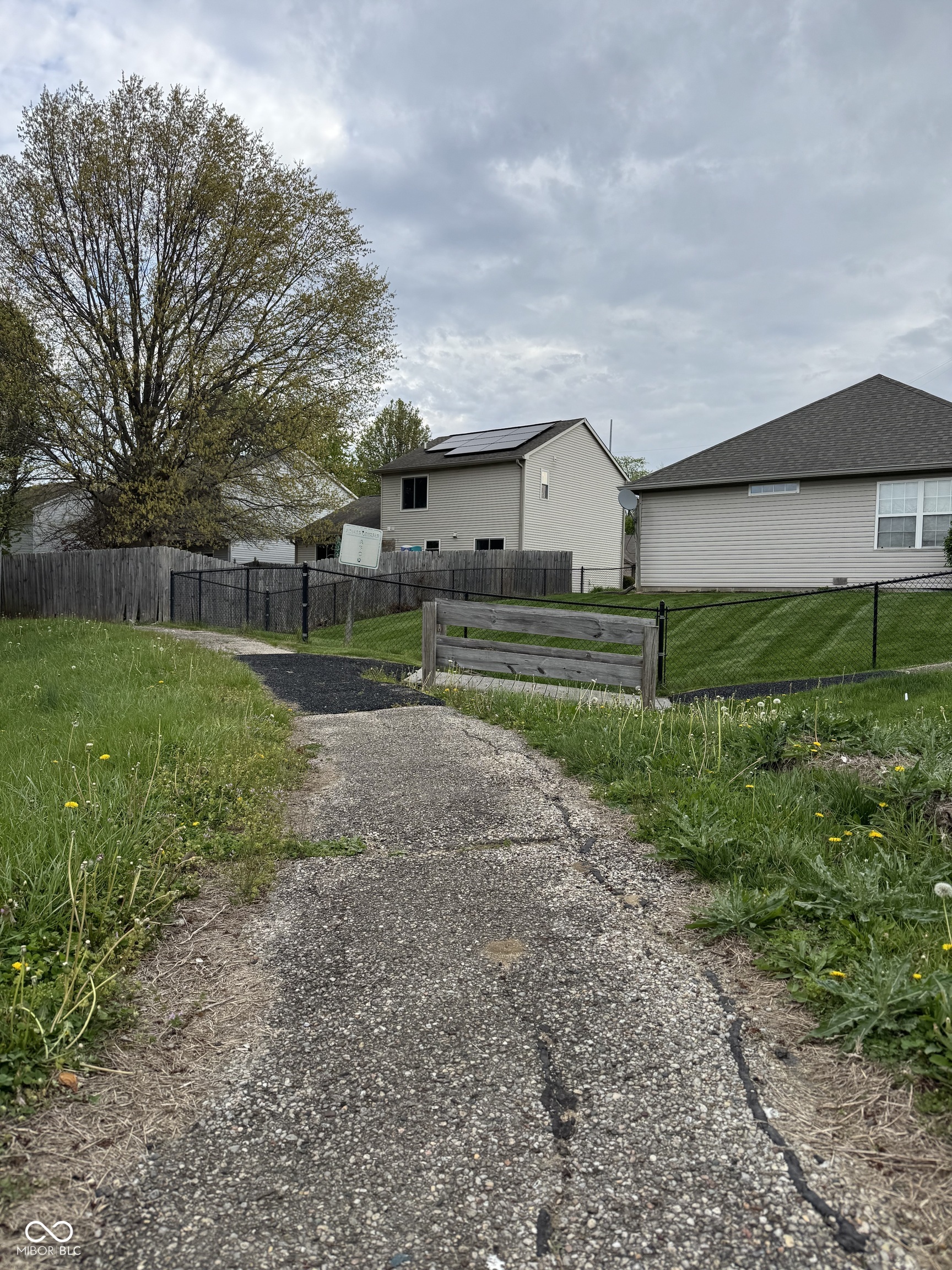 831 Queensgate Drive