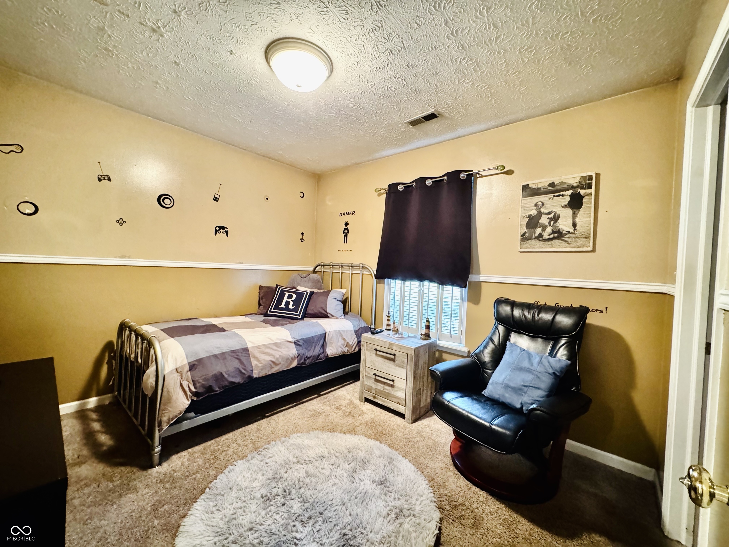 831 Queensgate Drive