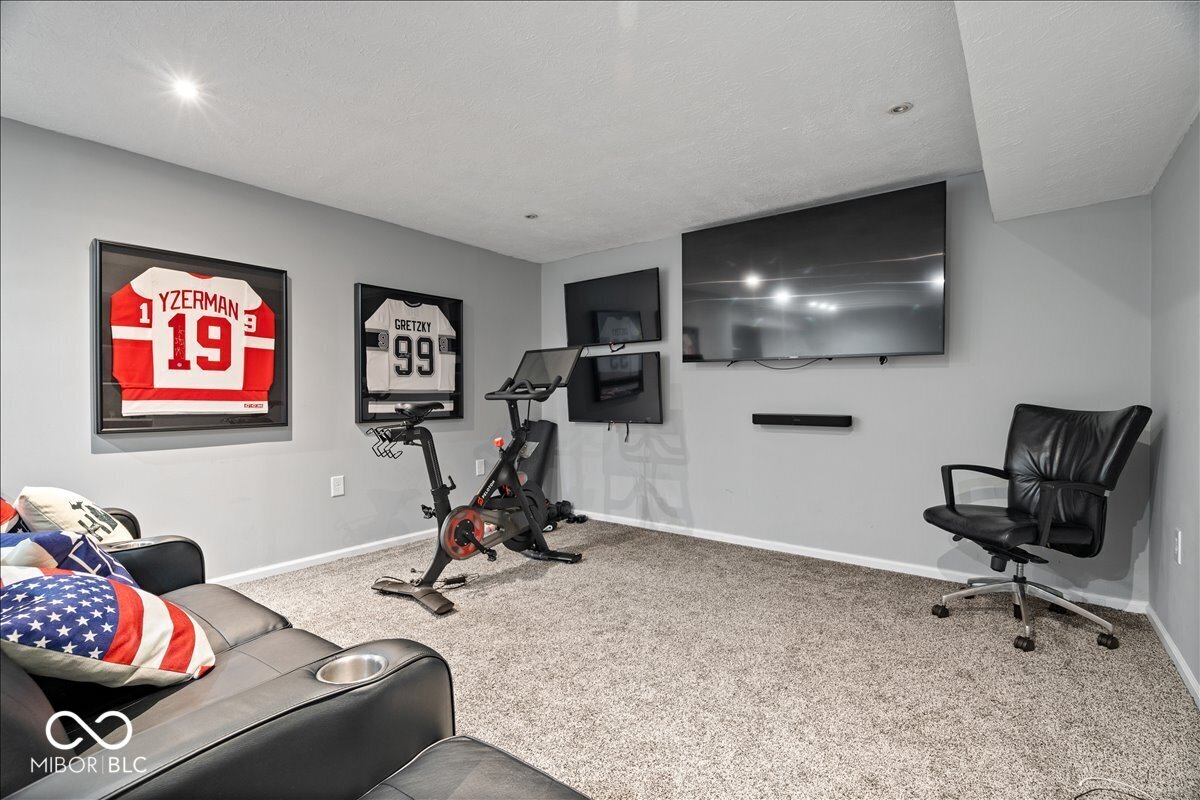 6563 Bainbridge Way