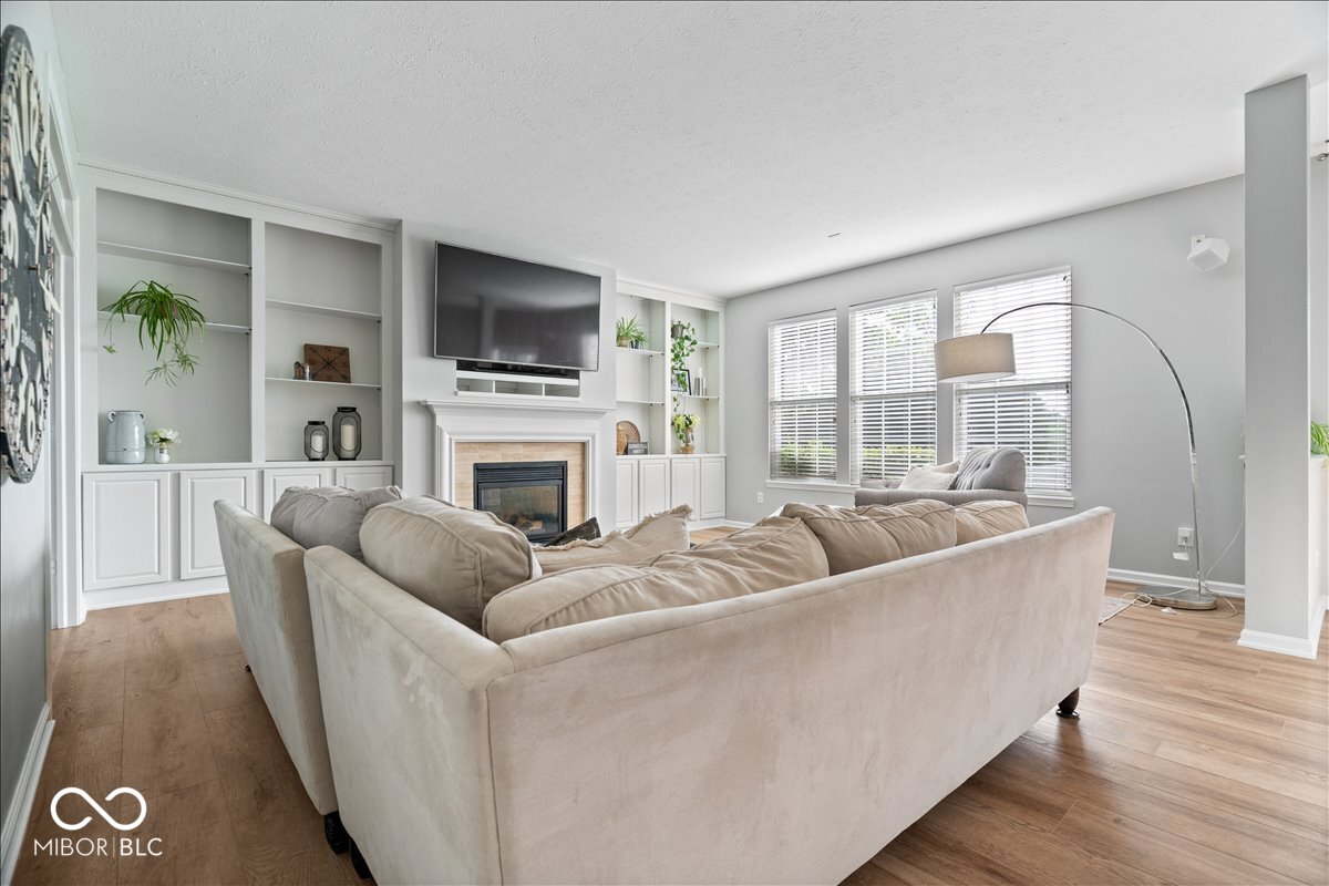 6563 Bainbridge Way