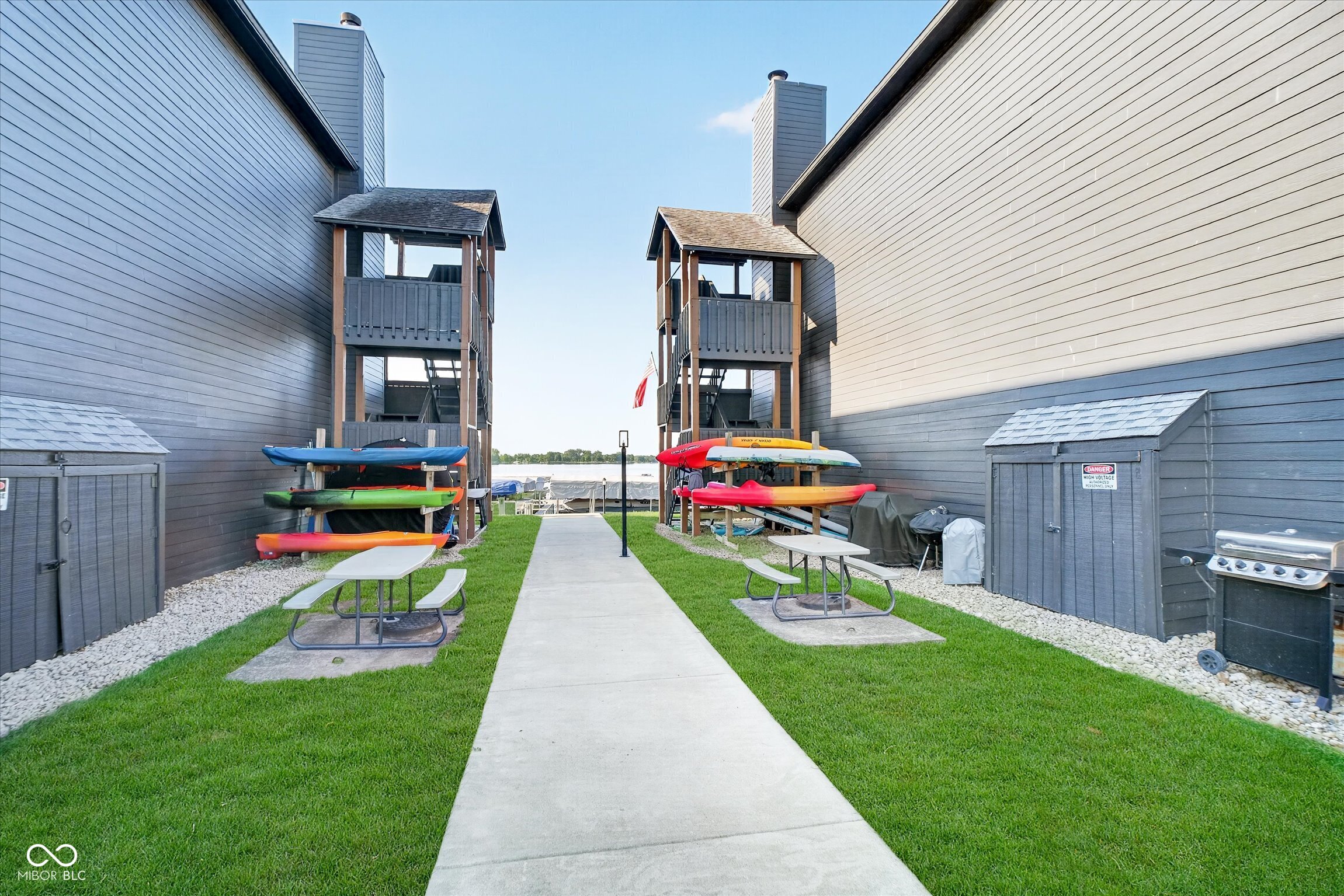 102 Clarendon Drive Unit: APT 305