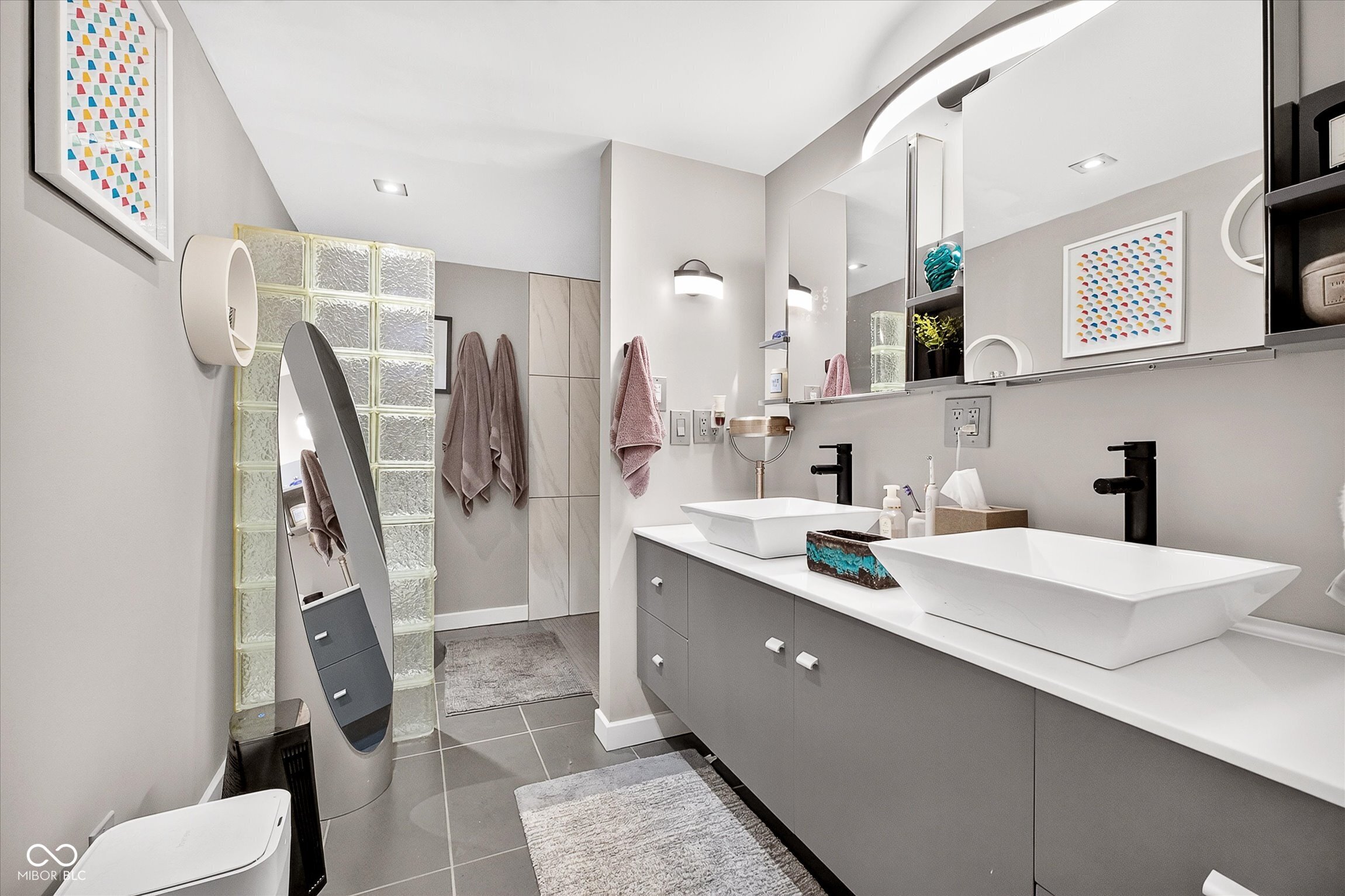102 Clarendon Drive Unit: APT 305