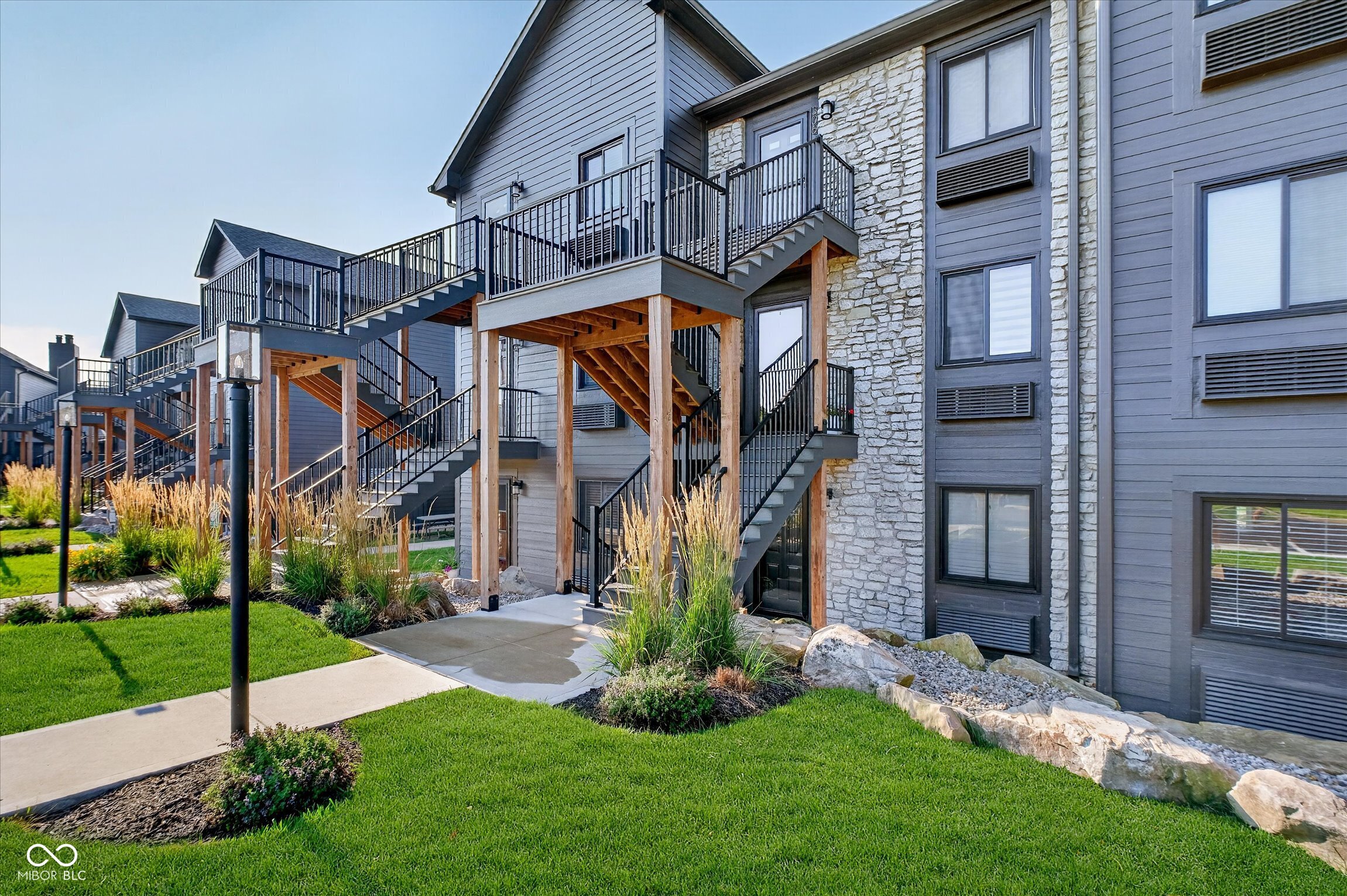 102 Clarendon Drive Unit: APT 305