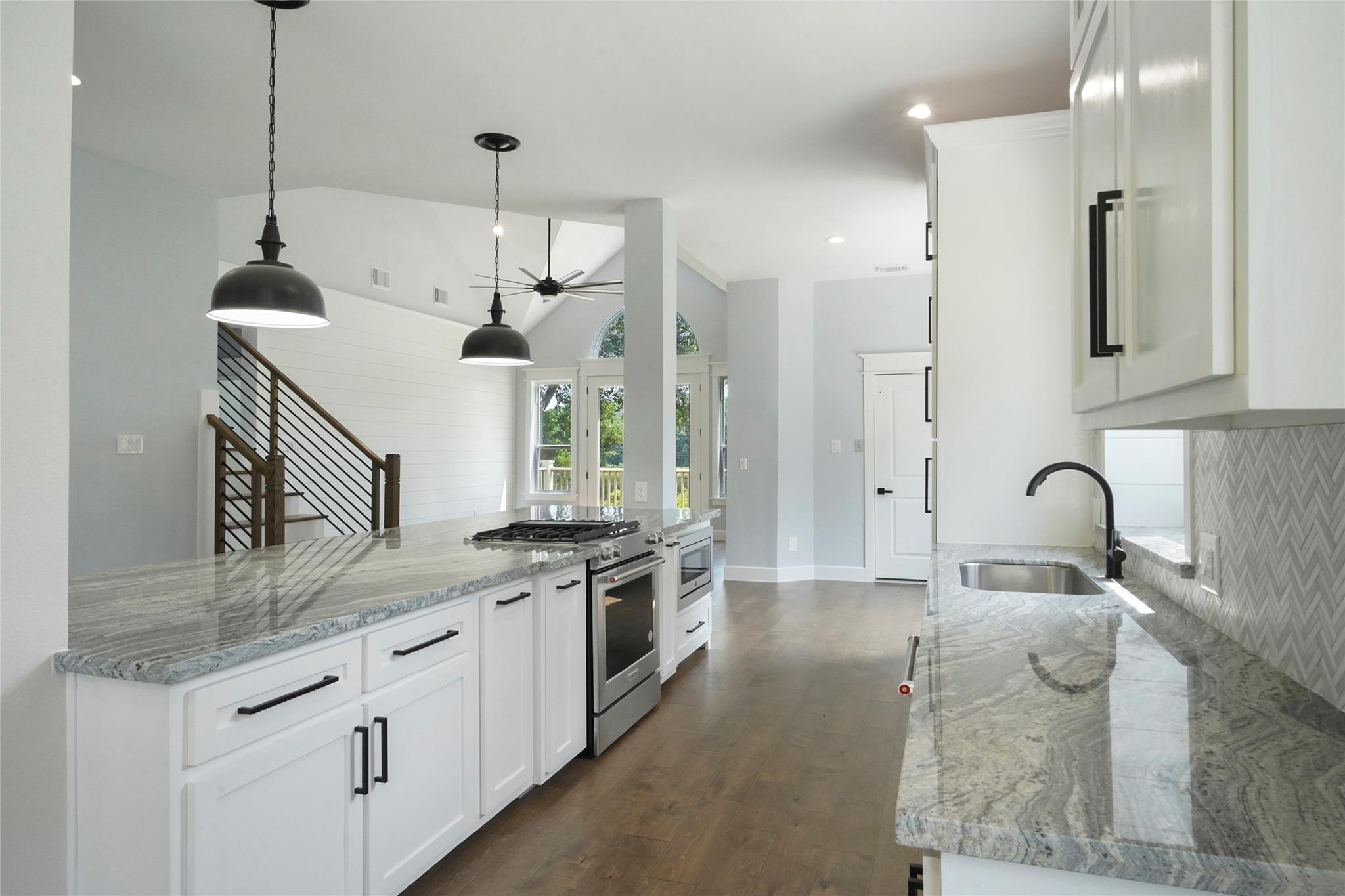 401 Brook Hollow Dr