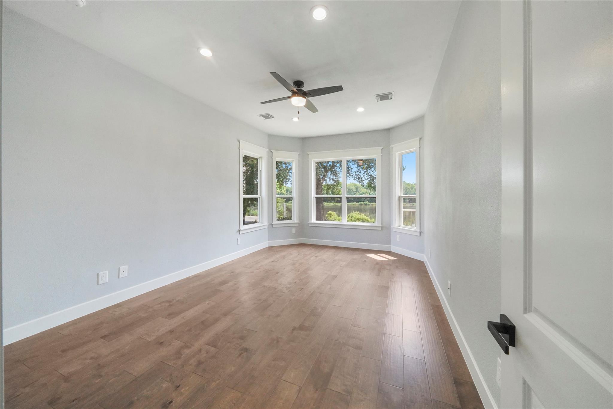 401 Brook Hollow Dr