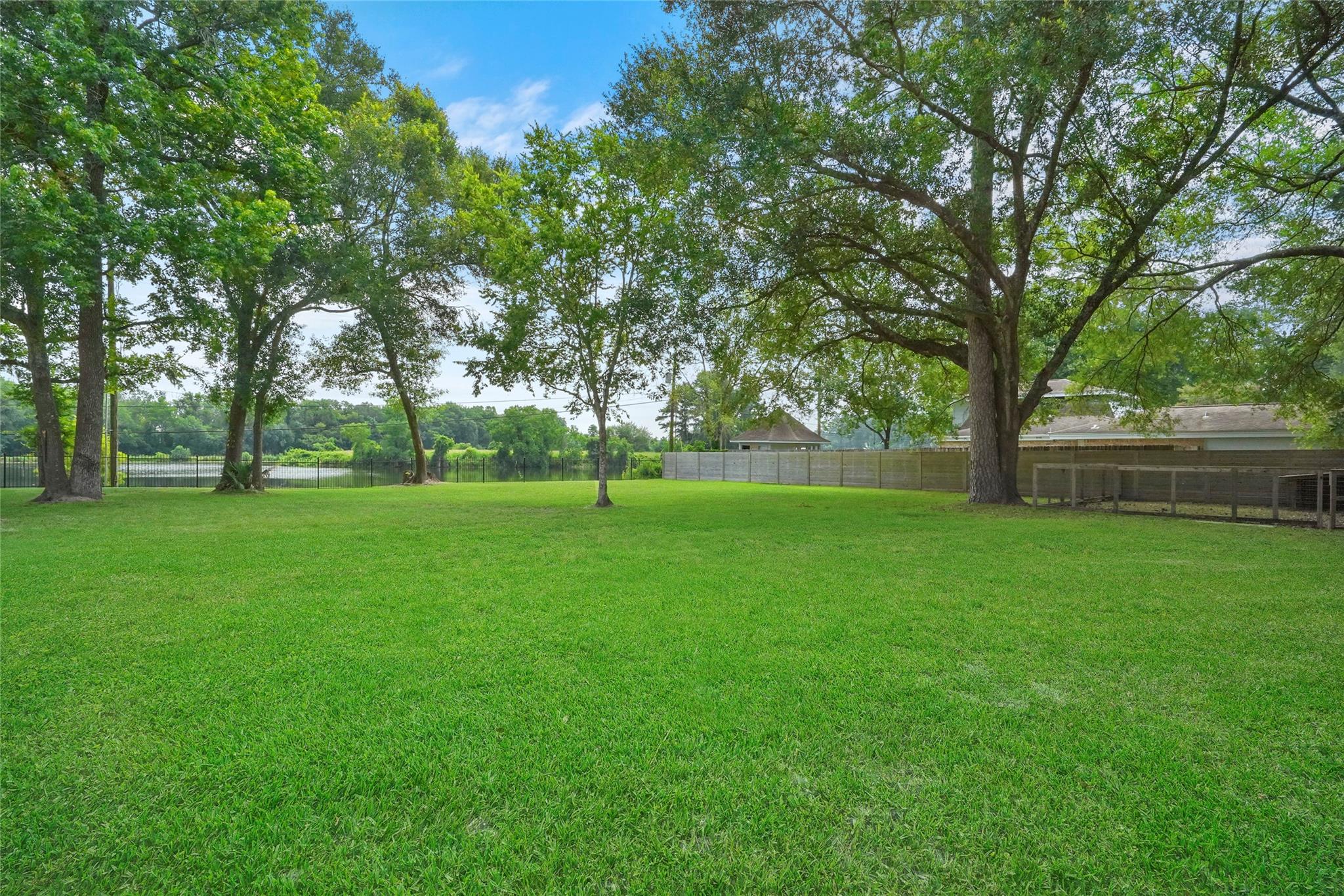 401 Brook Hollow Dr