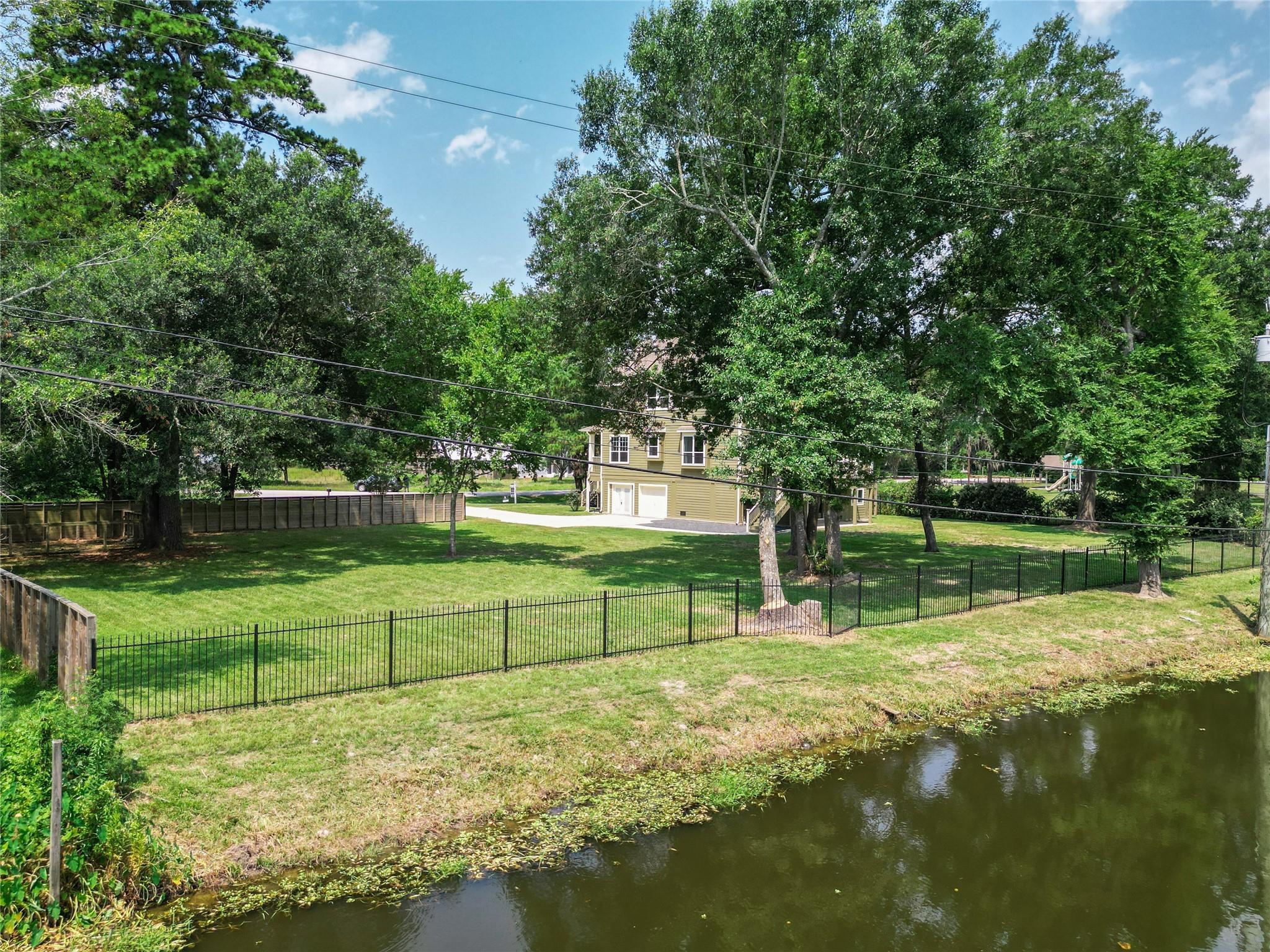 401 Brook Hollow Dr