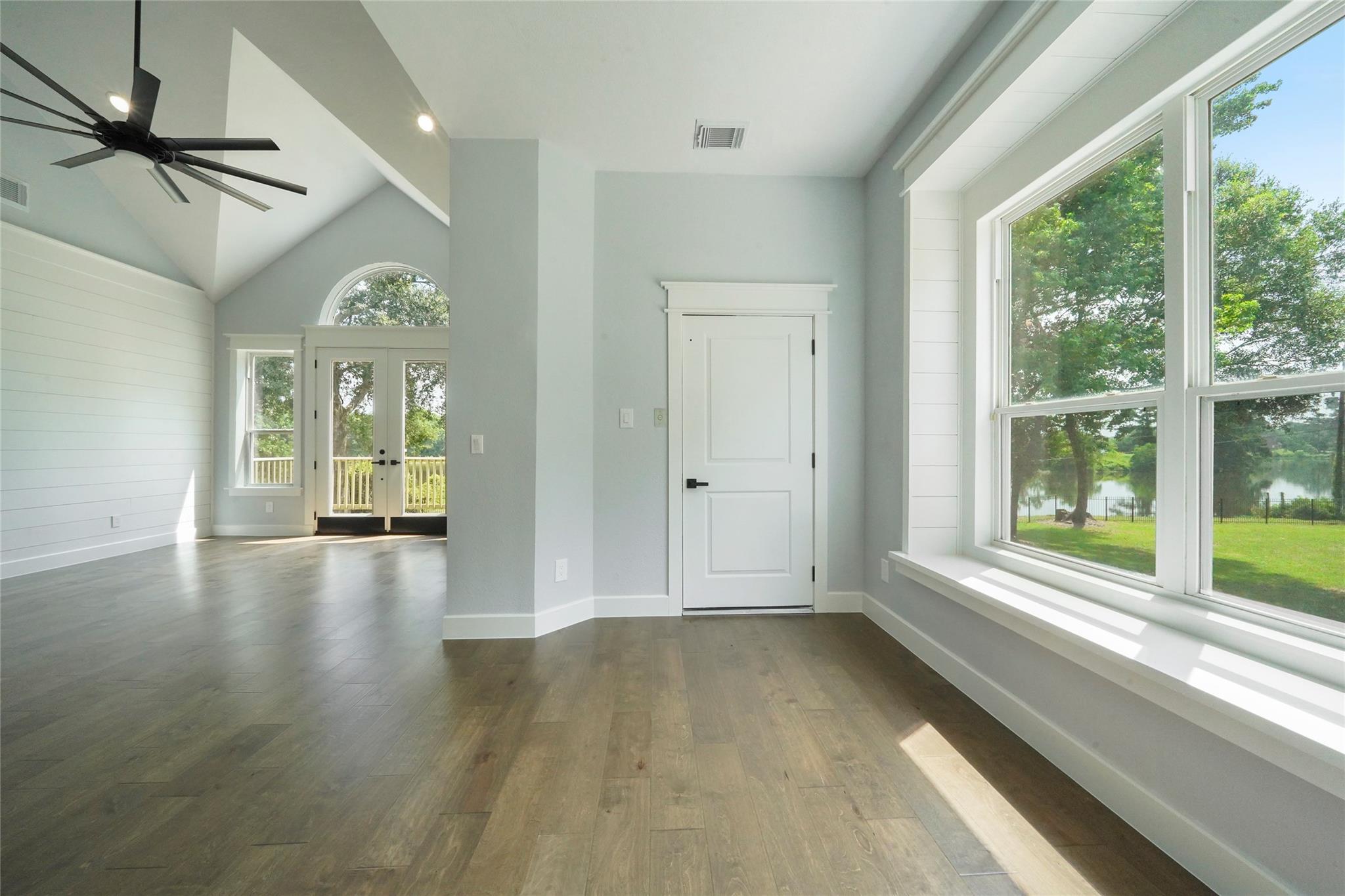 401 Brook Hollow Dr