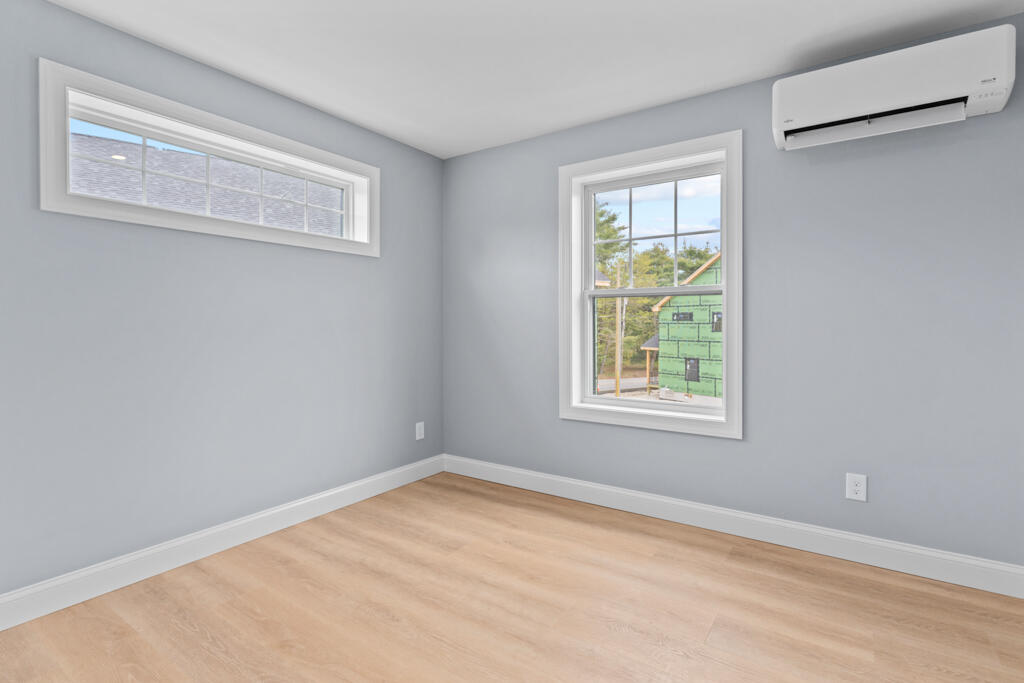 521 Walnut Hill Road, 8
