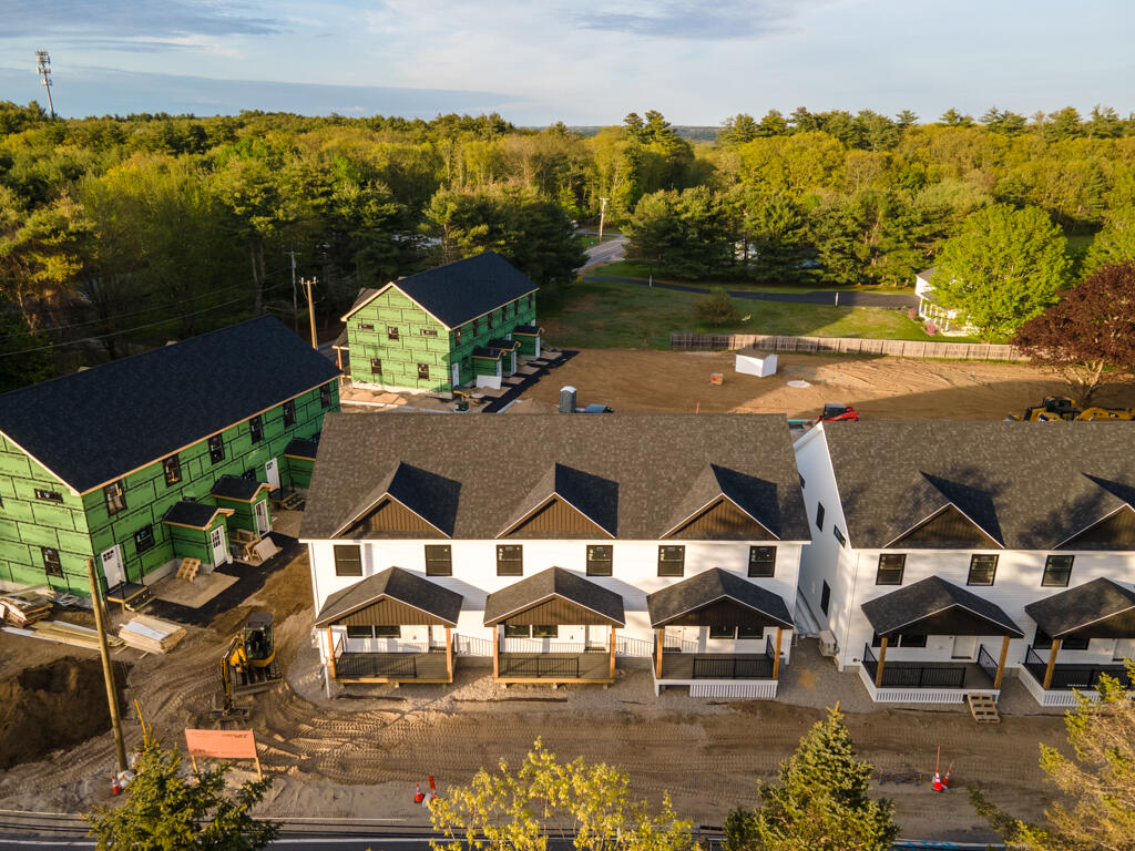 521 Walnut Hill Road, 8