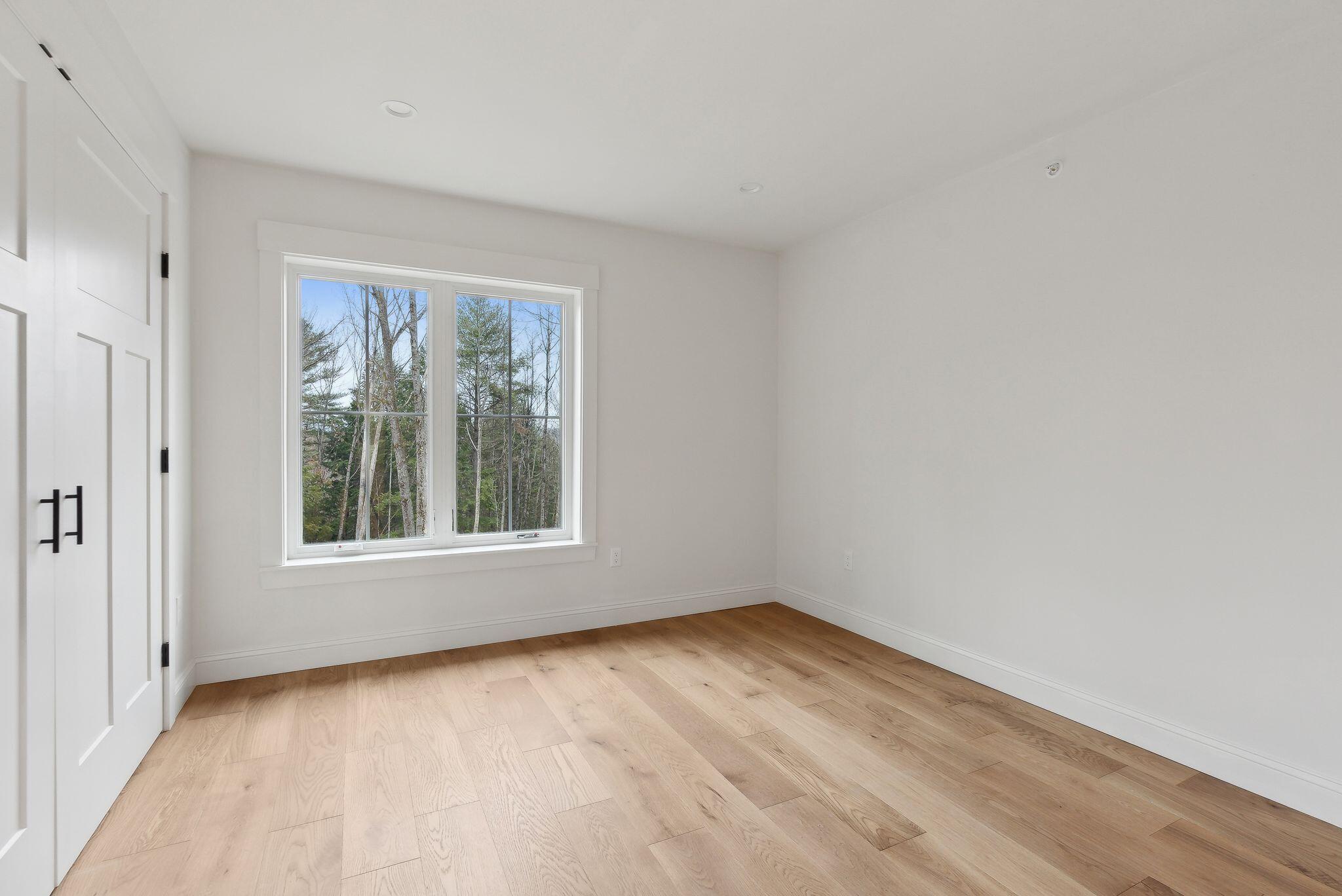 60 Oaken Ridge, 1