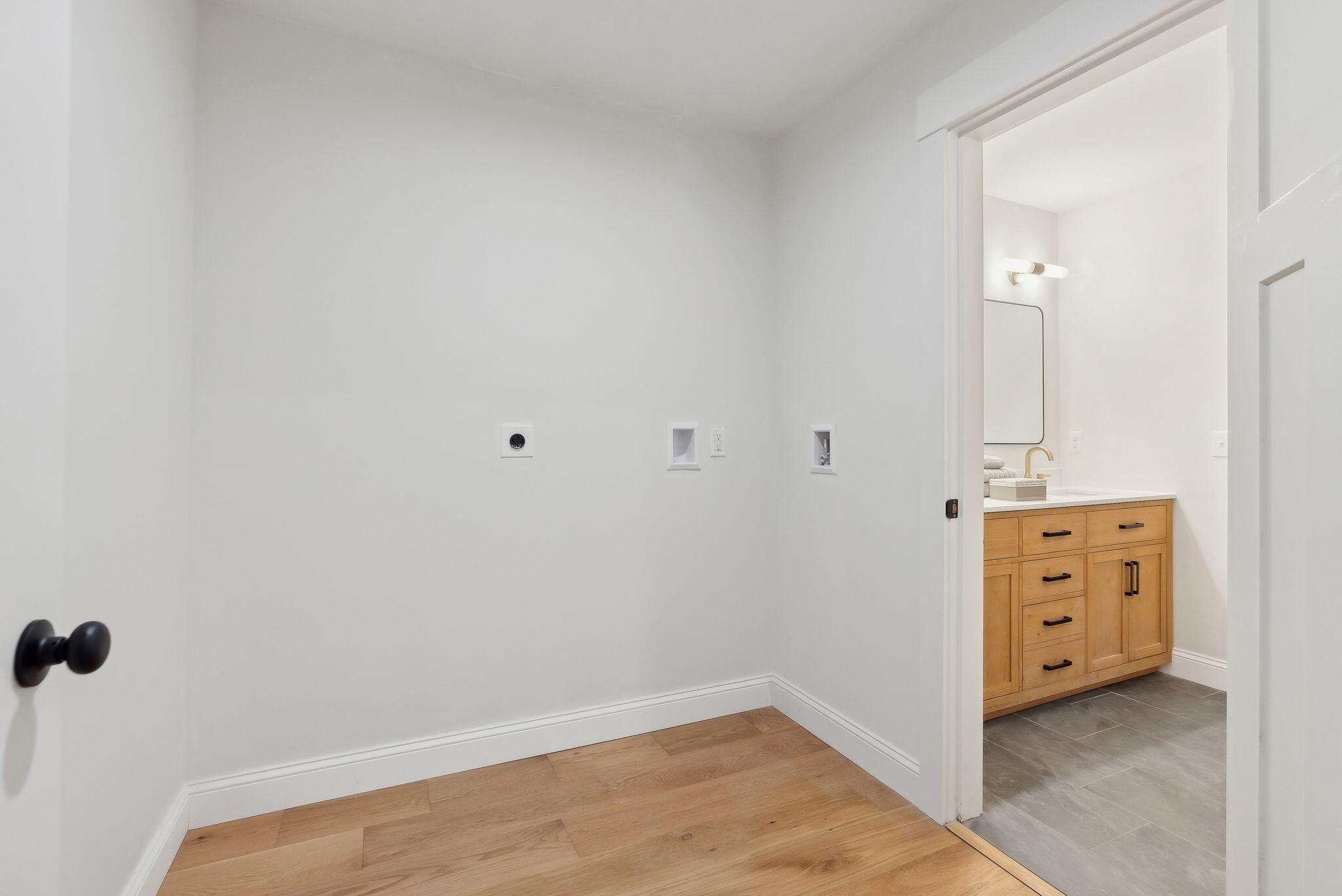 60 Oaken Ridge, 1