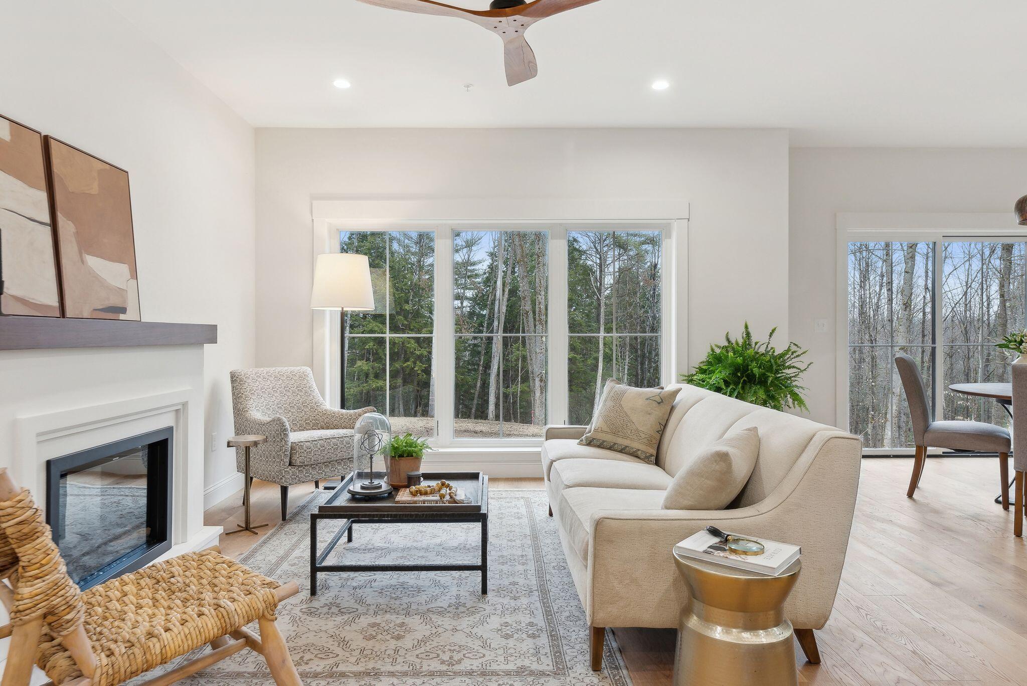 60 Oaken Ridge, 1