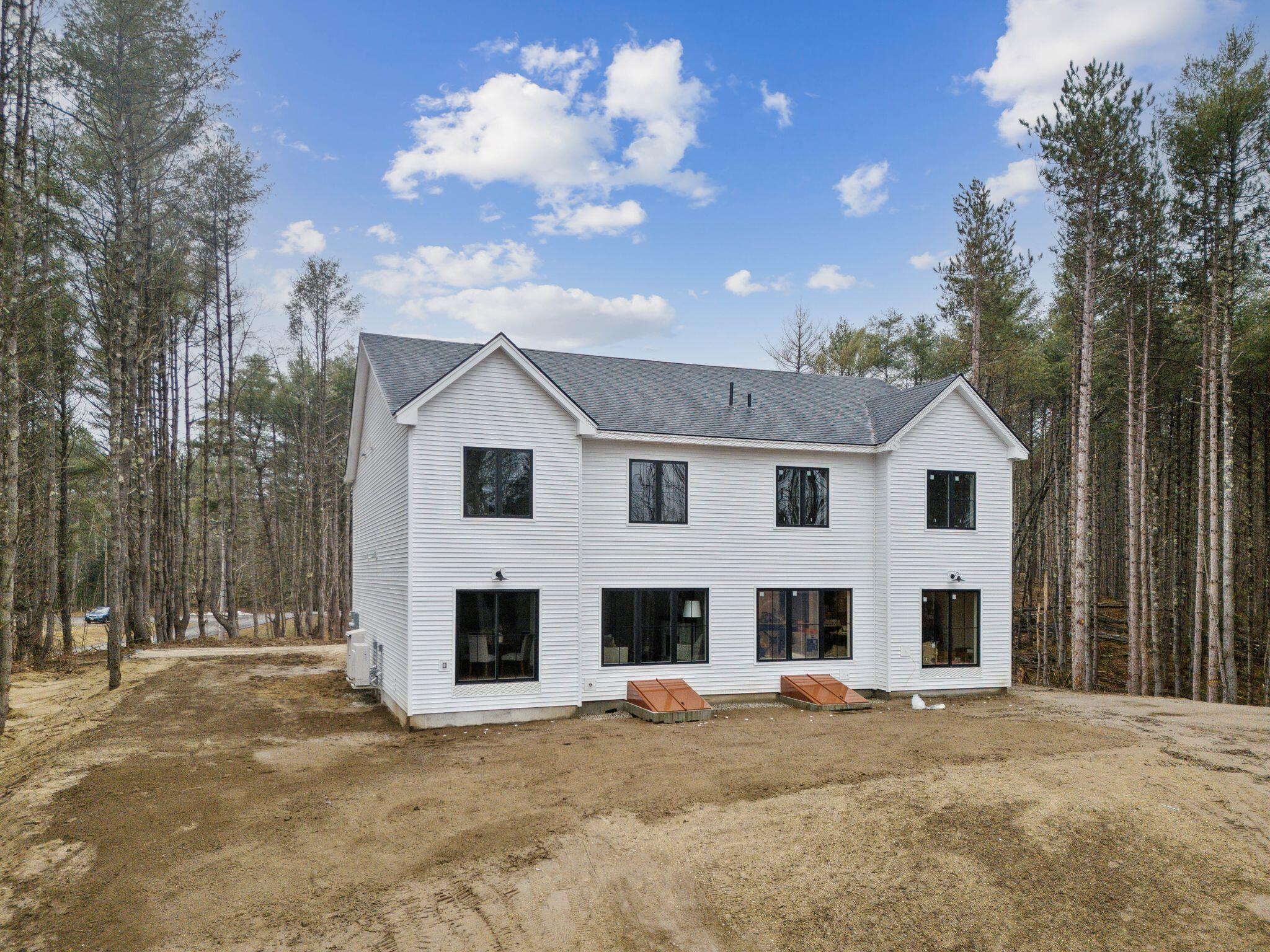 60 Oaken Ridge, 1