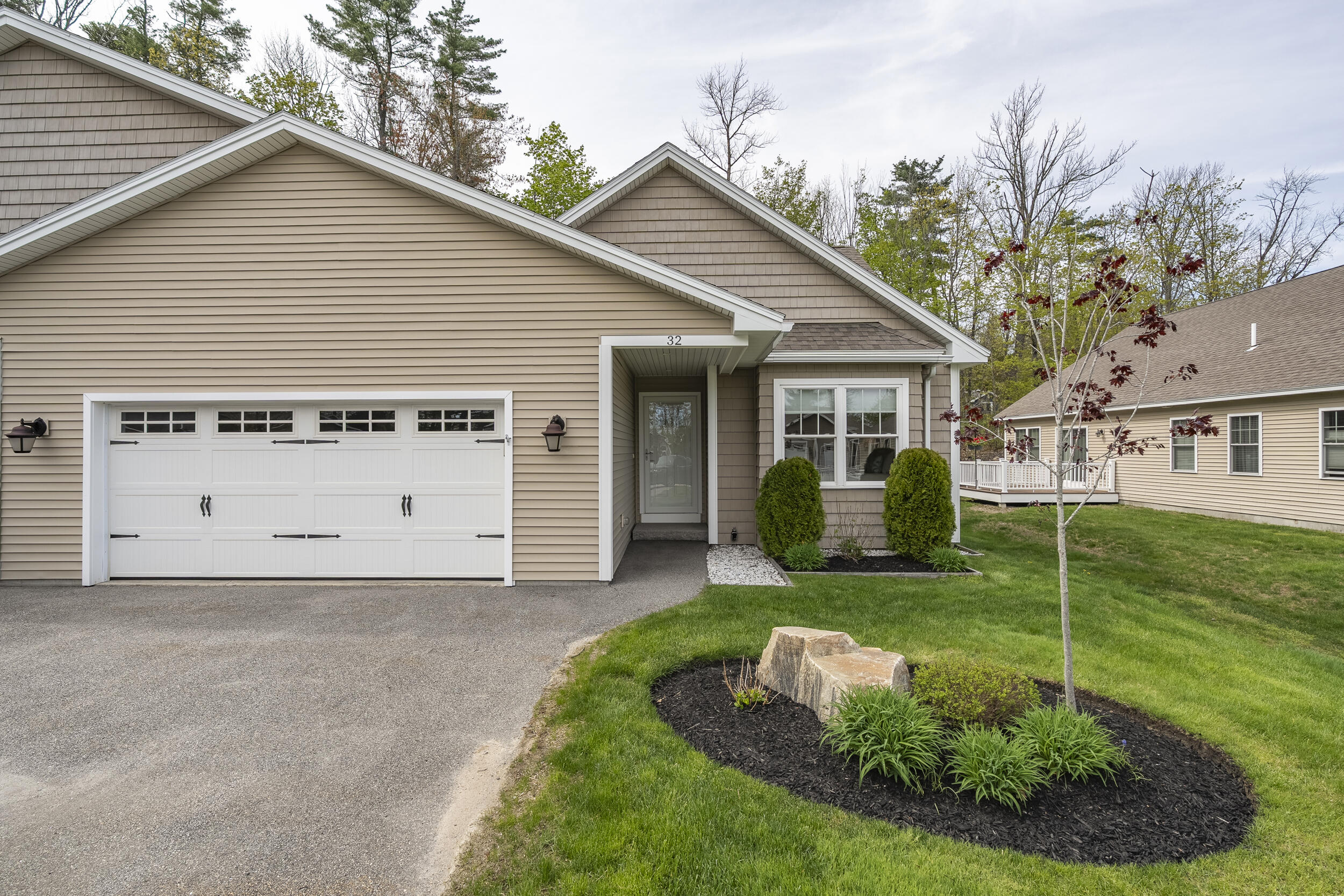 375 Pride Street, 32