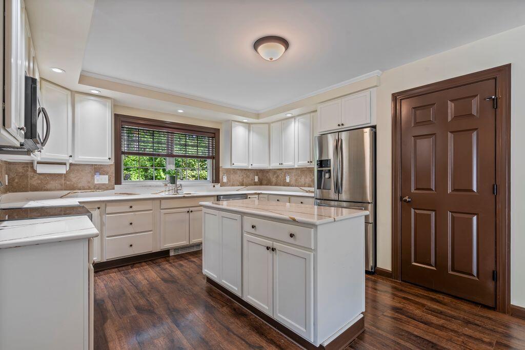 4 Dresser Road