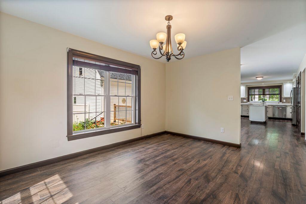 4 Dresser Road
