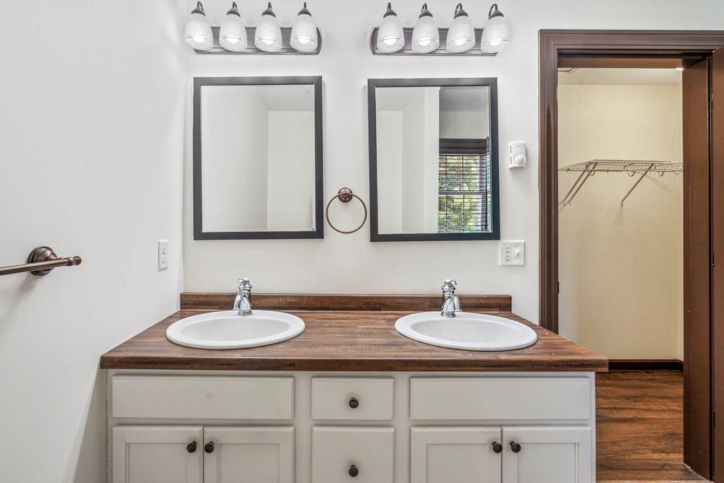 4 Dresser Road