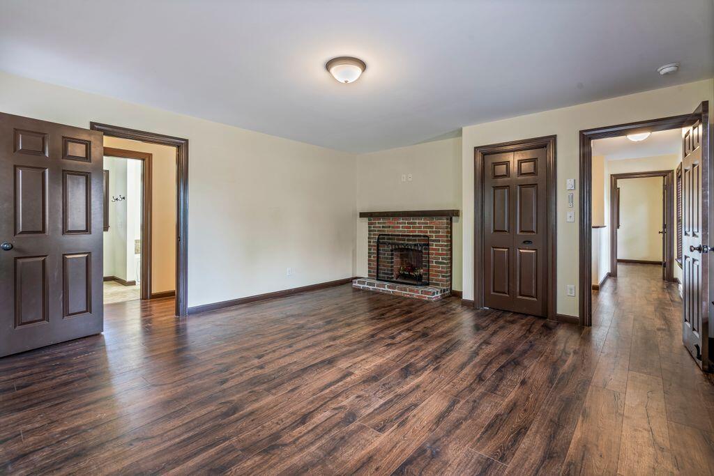 4 Dresser Road