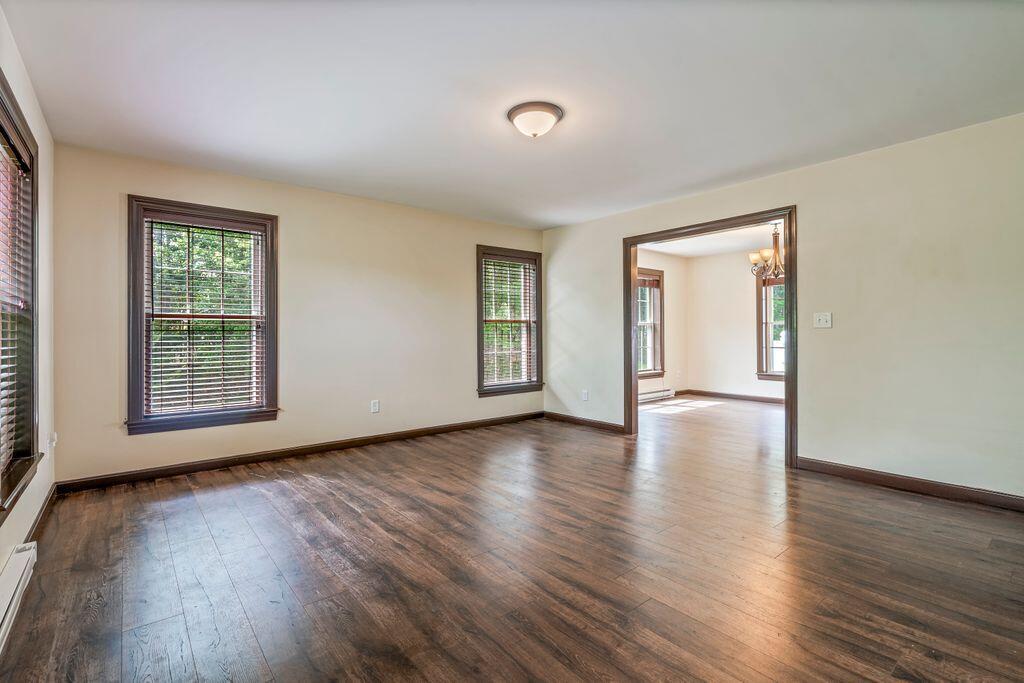 4 Dresser Road