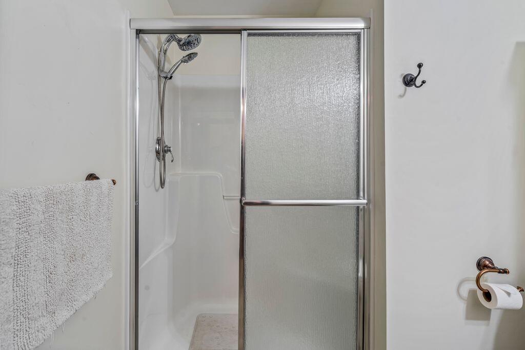 4 Dresser Road