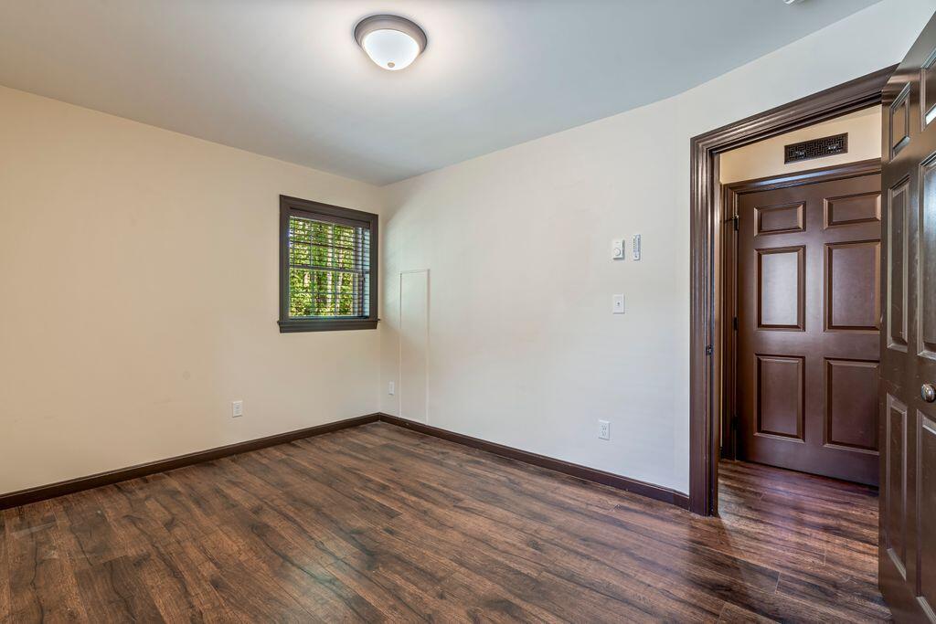 4 Dresser Road