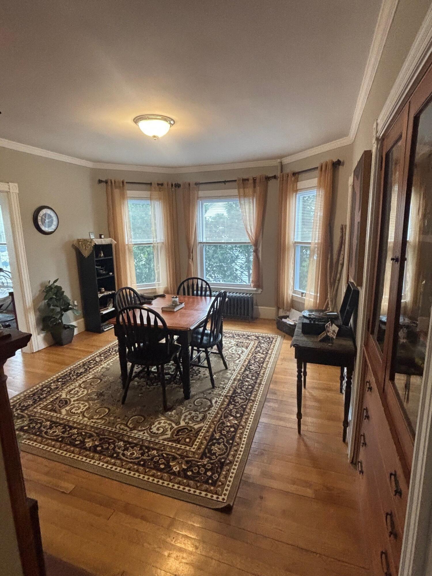 49 Montrose Avenue