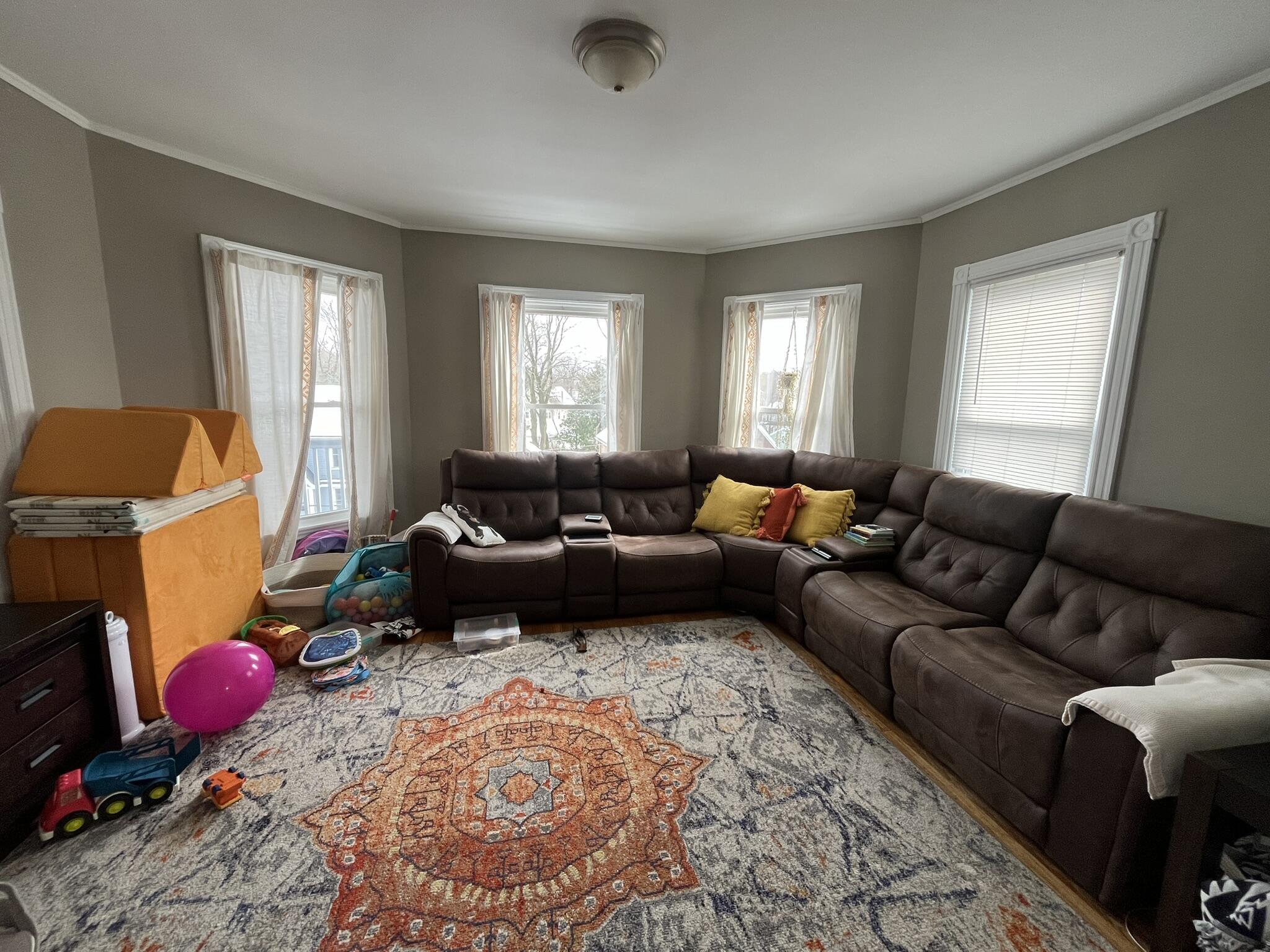 49 Montrose Avenue