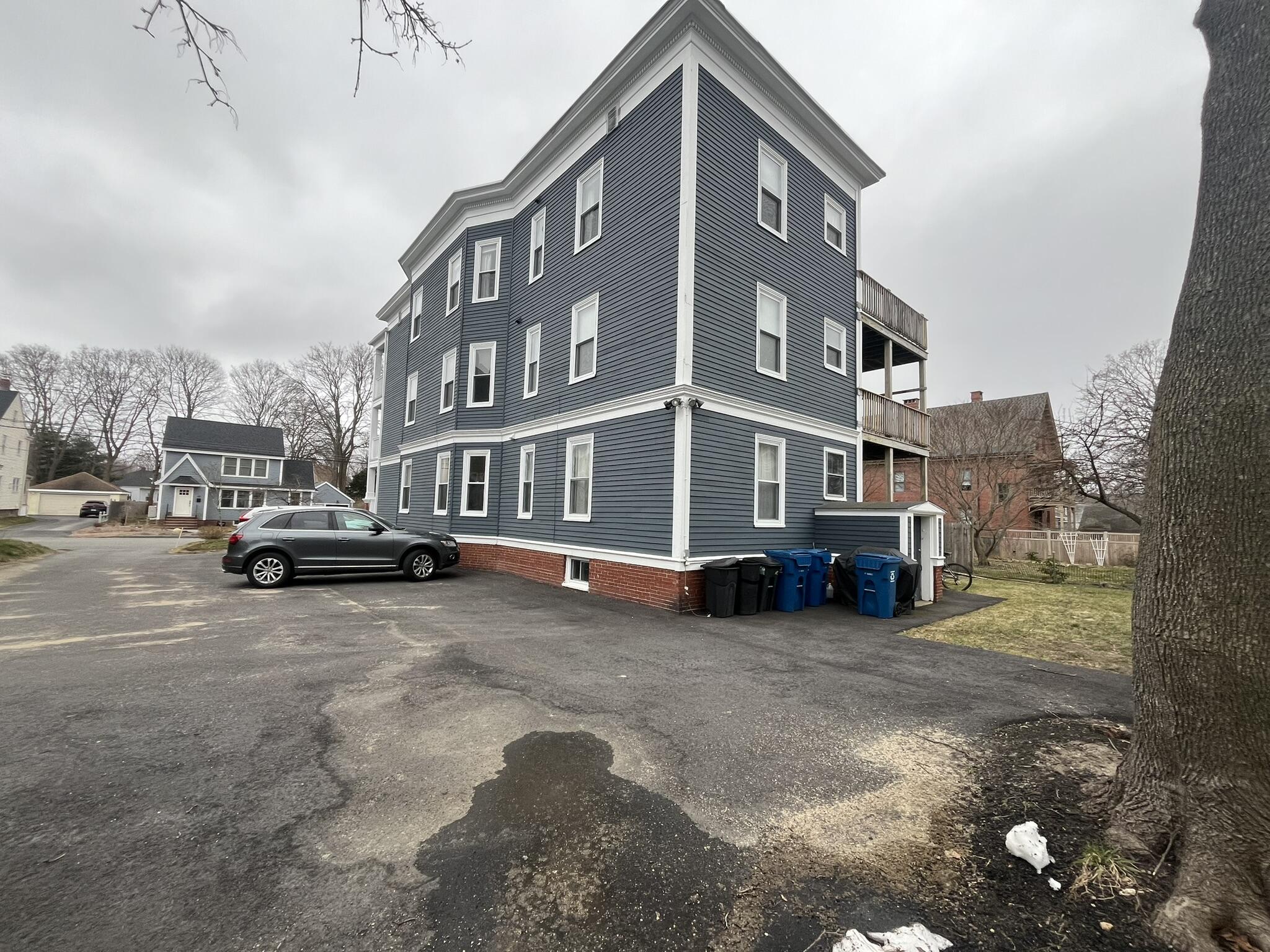 49 Montrose Avenue