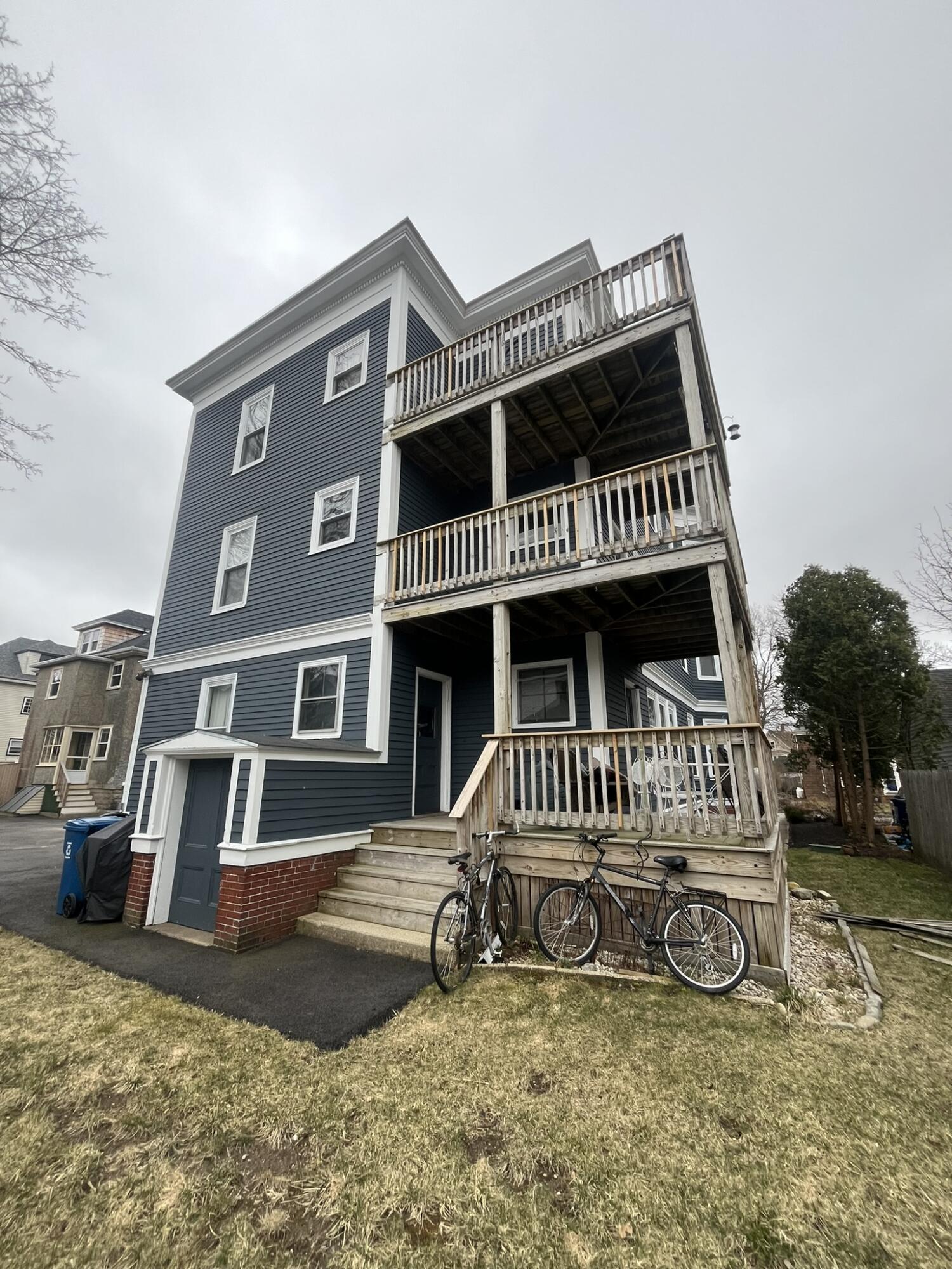 49 Montrose Avenue