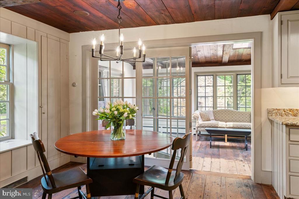 5322 CARVERSVILLE ROAD