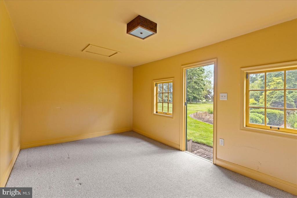 5322 CARVERSVILLE ROAD