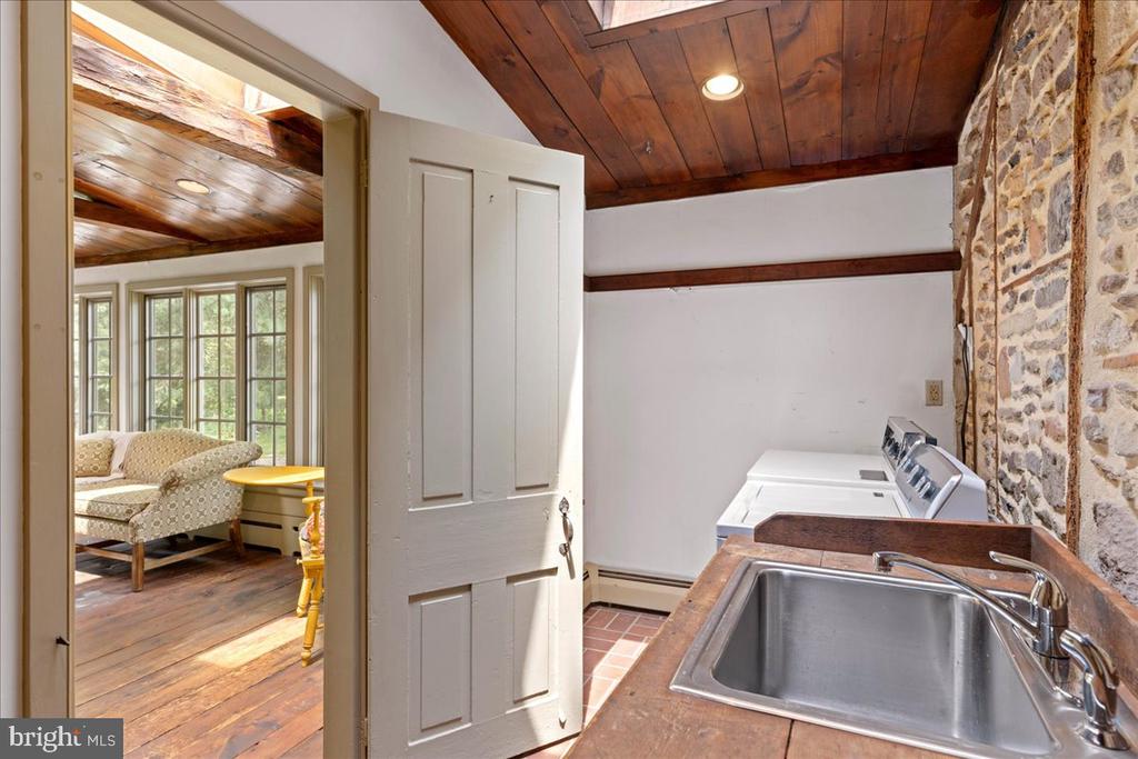 5322 CARVERSVILLE ROAD