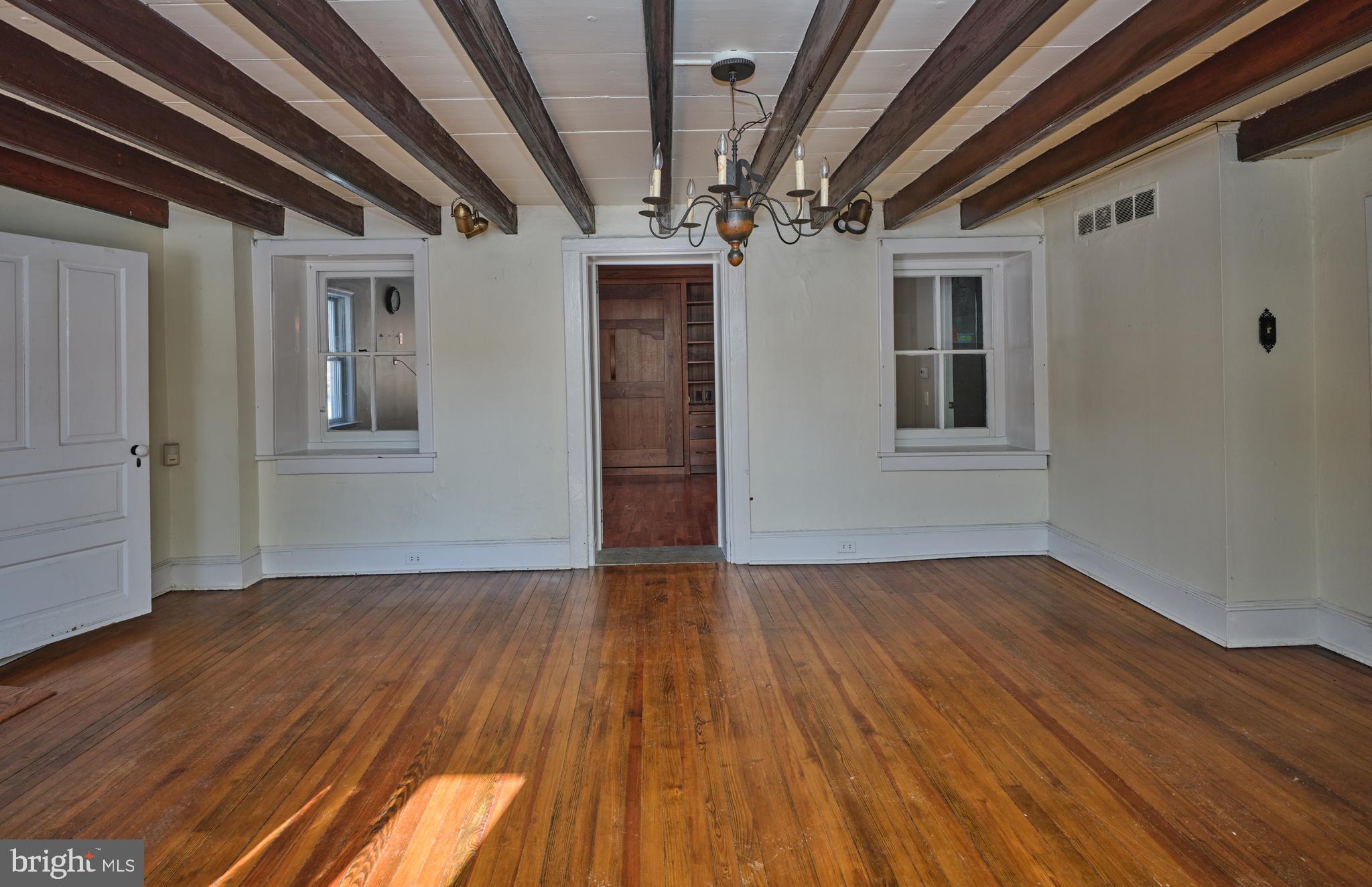 1808 BUSTLETON PIKE