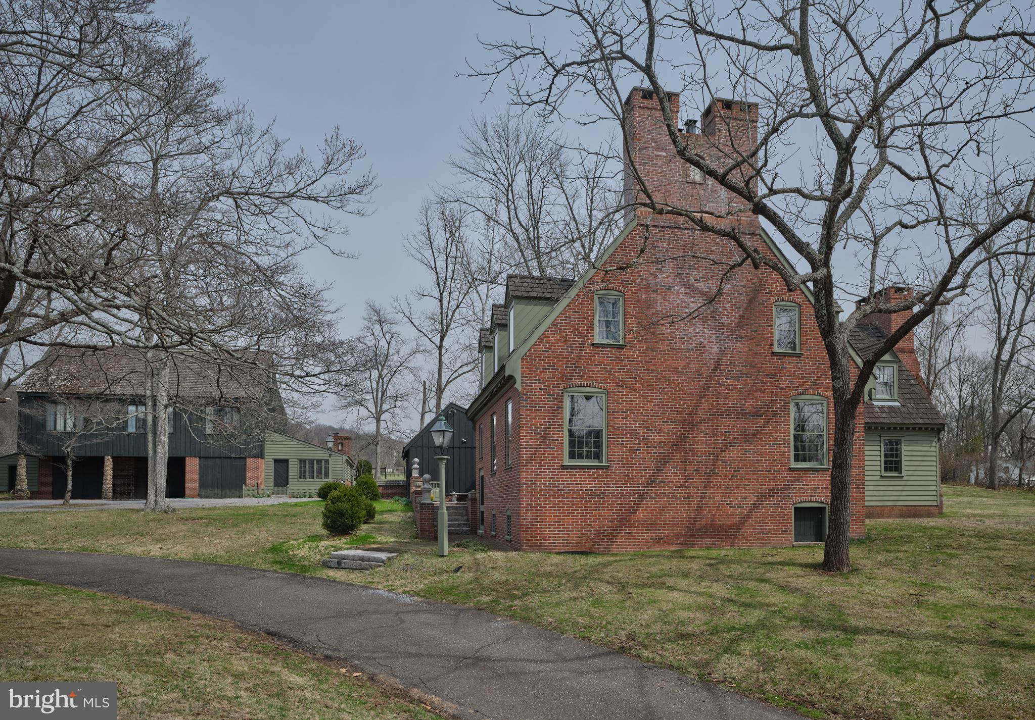 6049 PIDCOCK CREEK ROAD