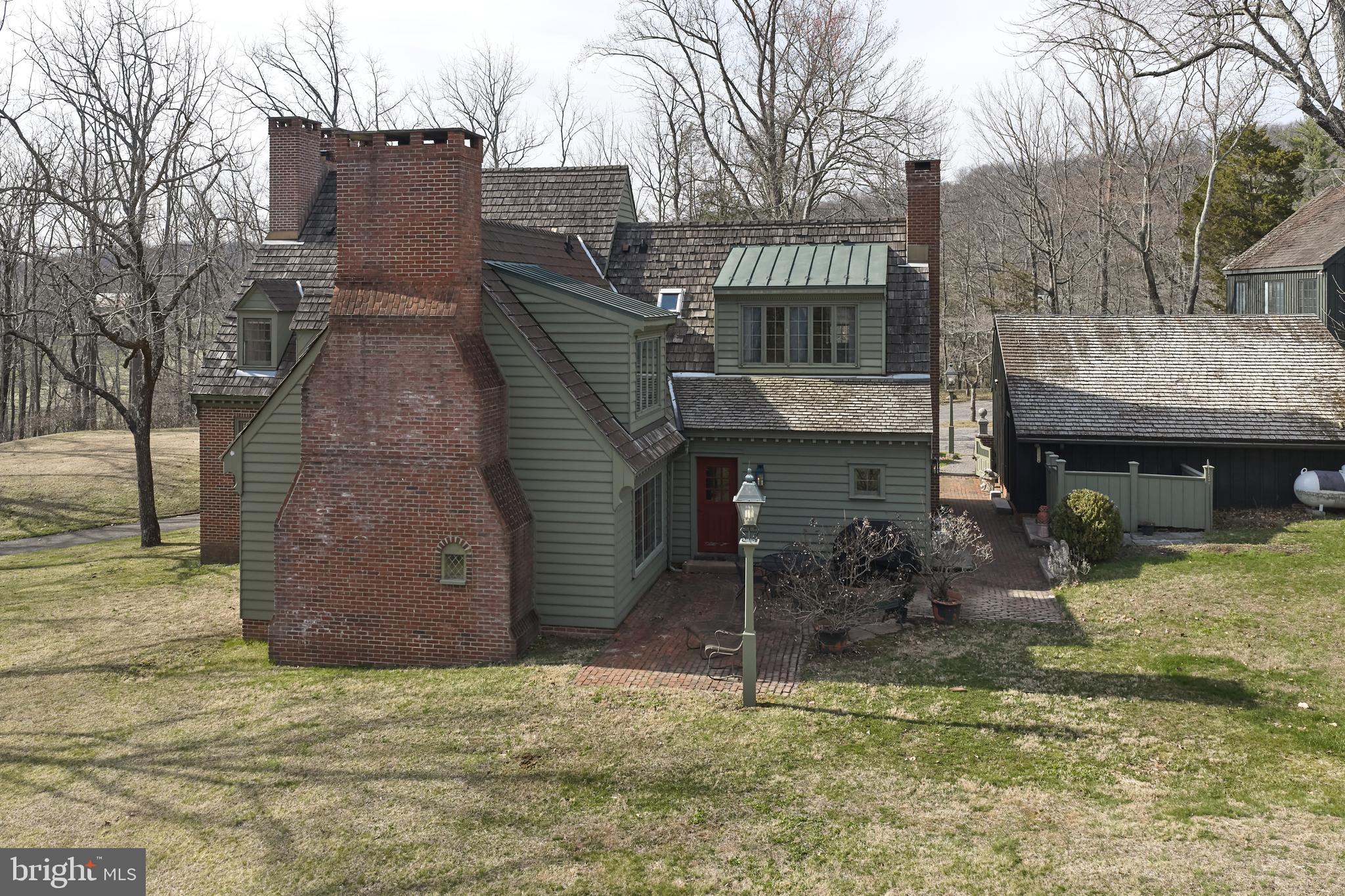 6049 PIDCOCK CREEK ROAD