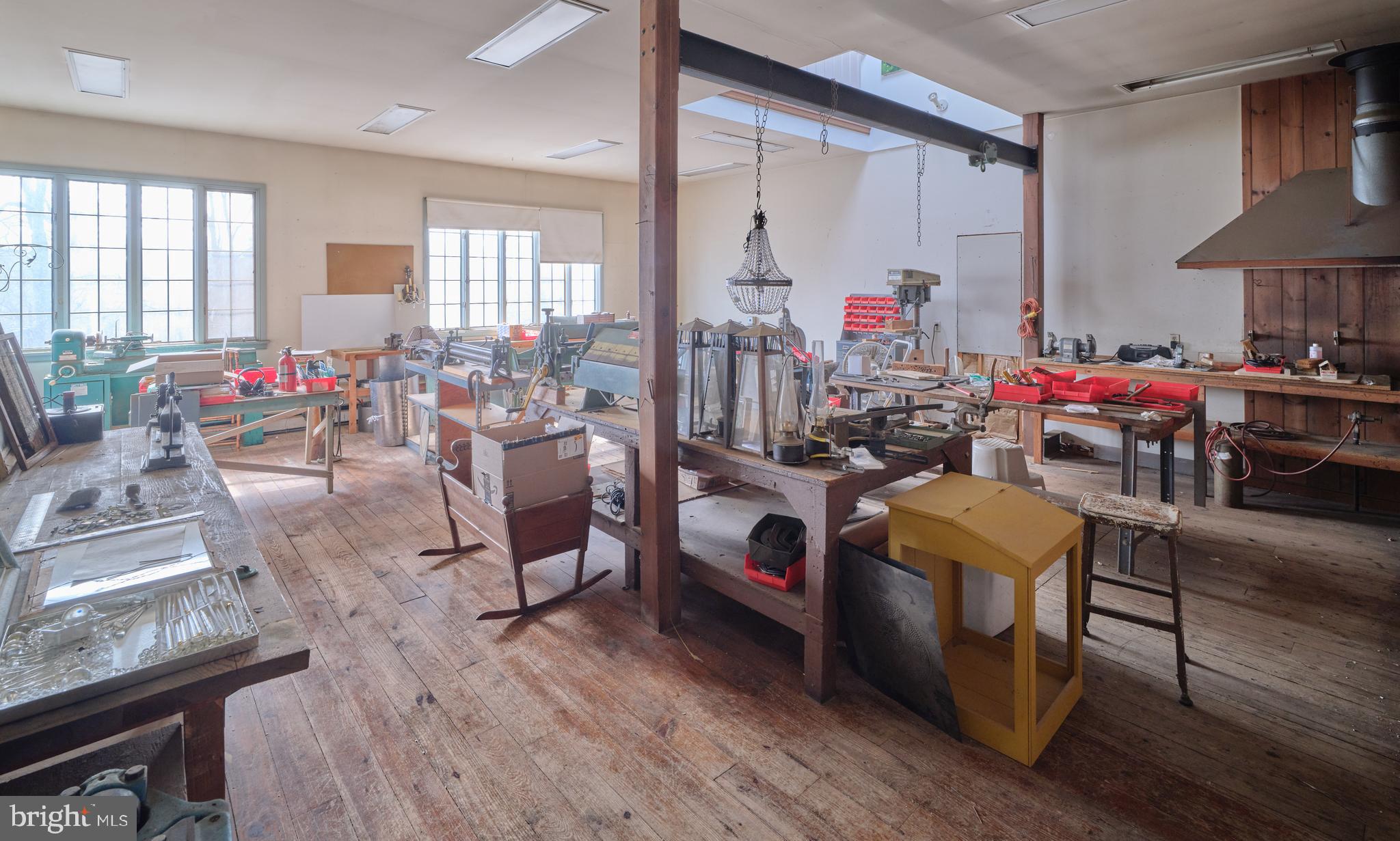 6049 PIDCOCK CREEK ROAD